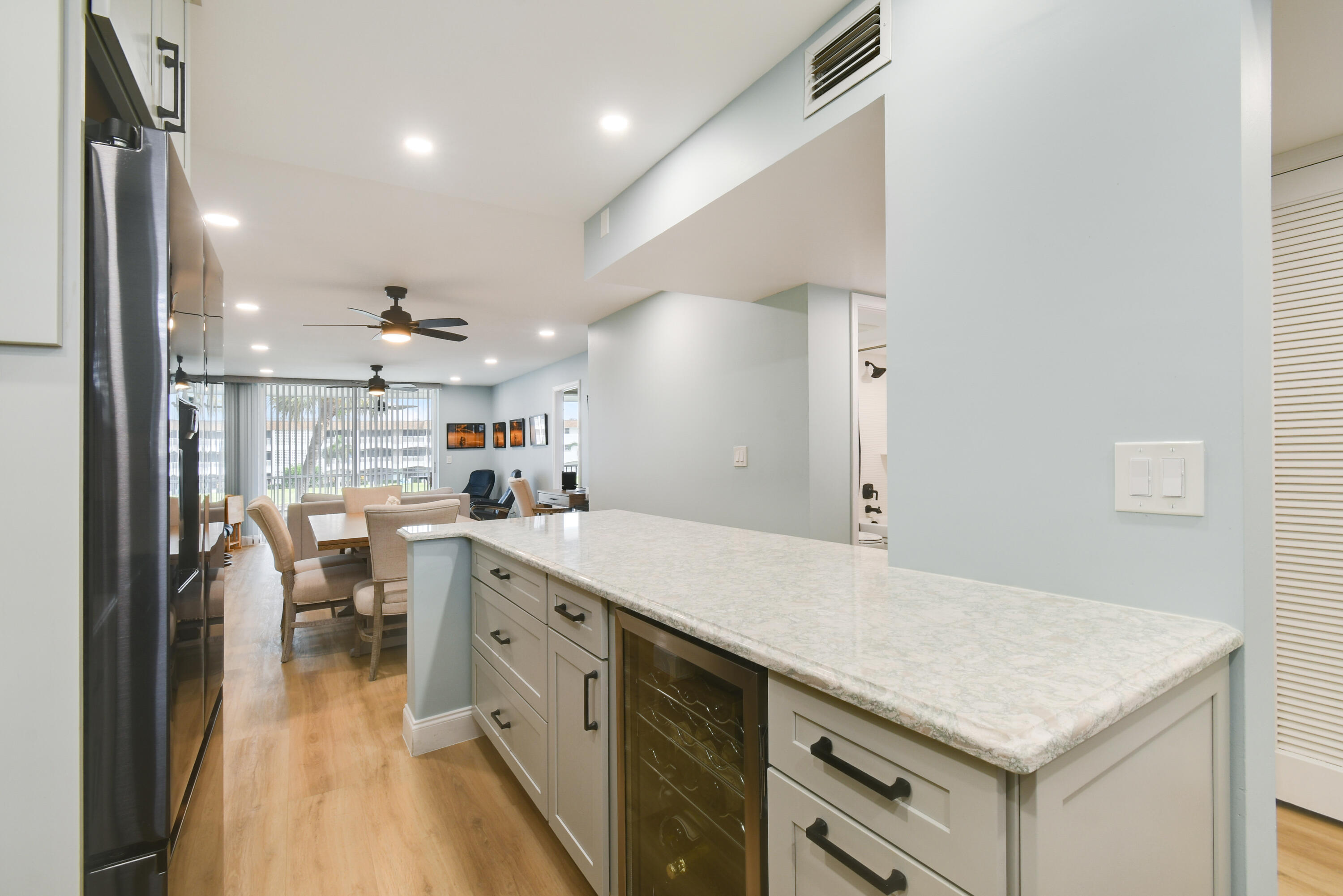 PARADISE HARBOUR CONDO - Residential