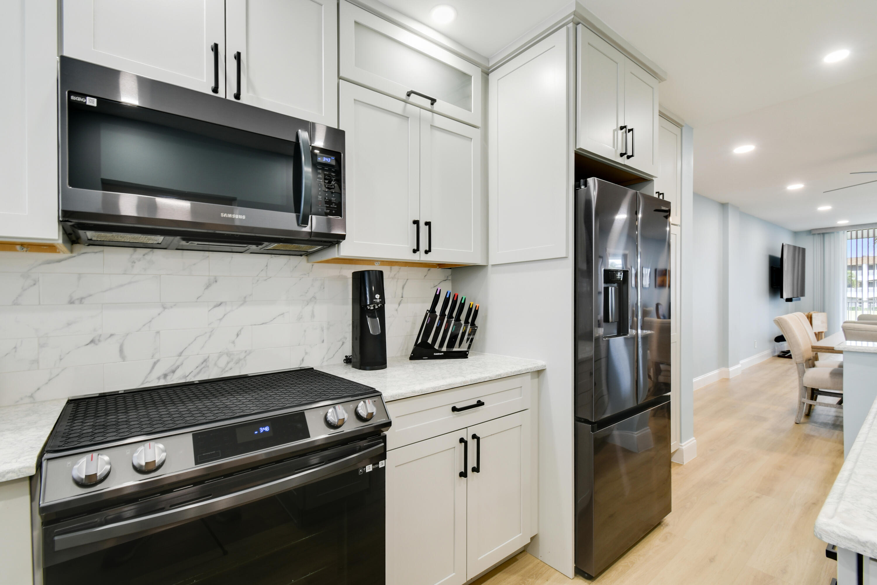 PARADISE HARBOUR CONDO - Residential
