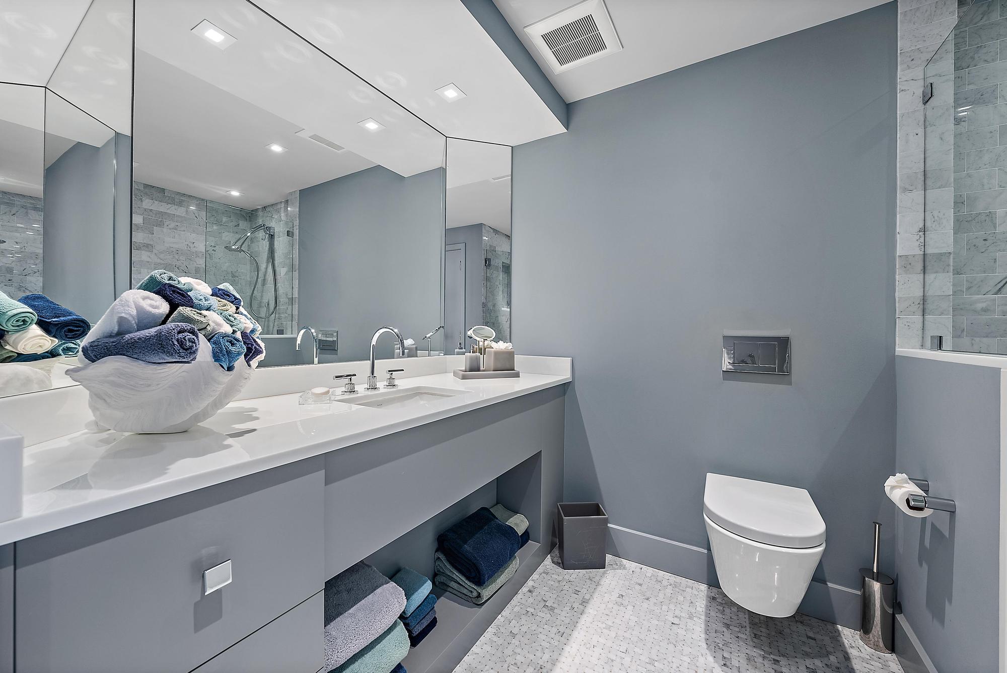 TWENTY SEVEN SEVENTY SOUTH OCEAN BLVD - Residential