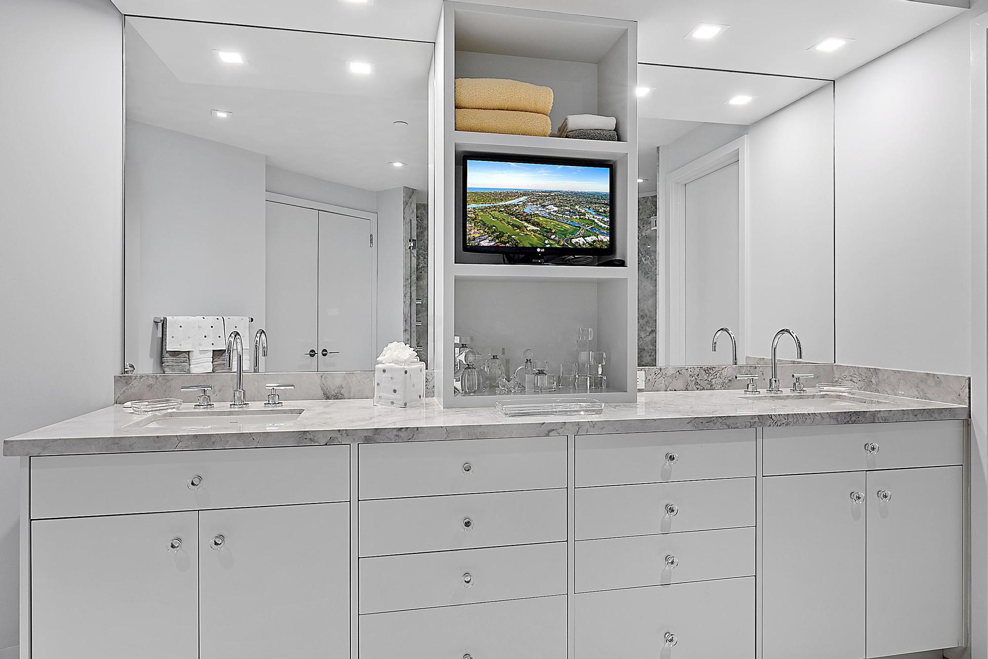 TWENTY SEVEN SEVENTY SOUTH OCEAN BLVD - Residential