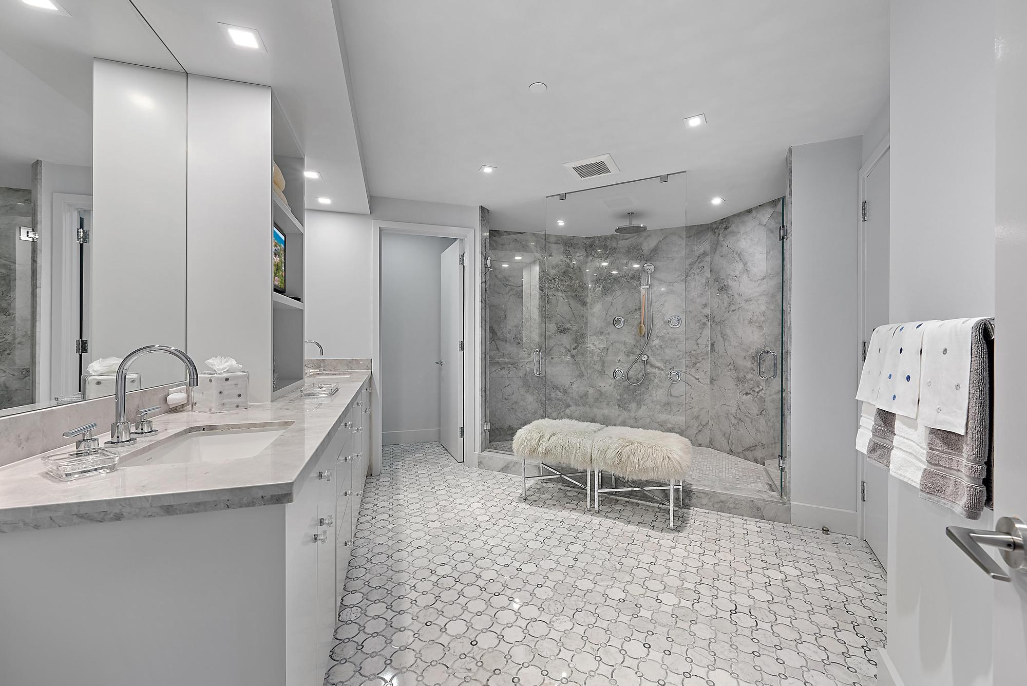 TWENTY SEVEN SEVENTY SOUTH OCEAN BLVD - Residential