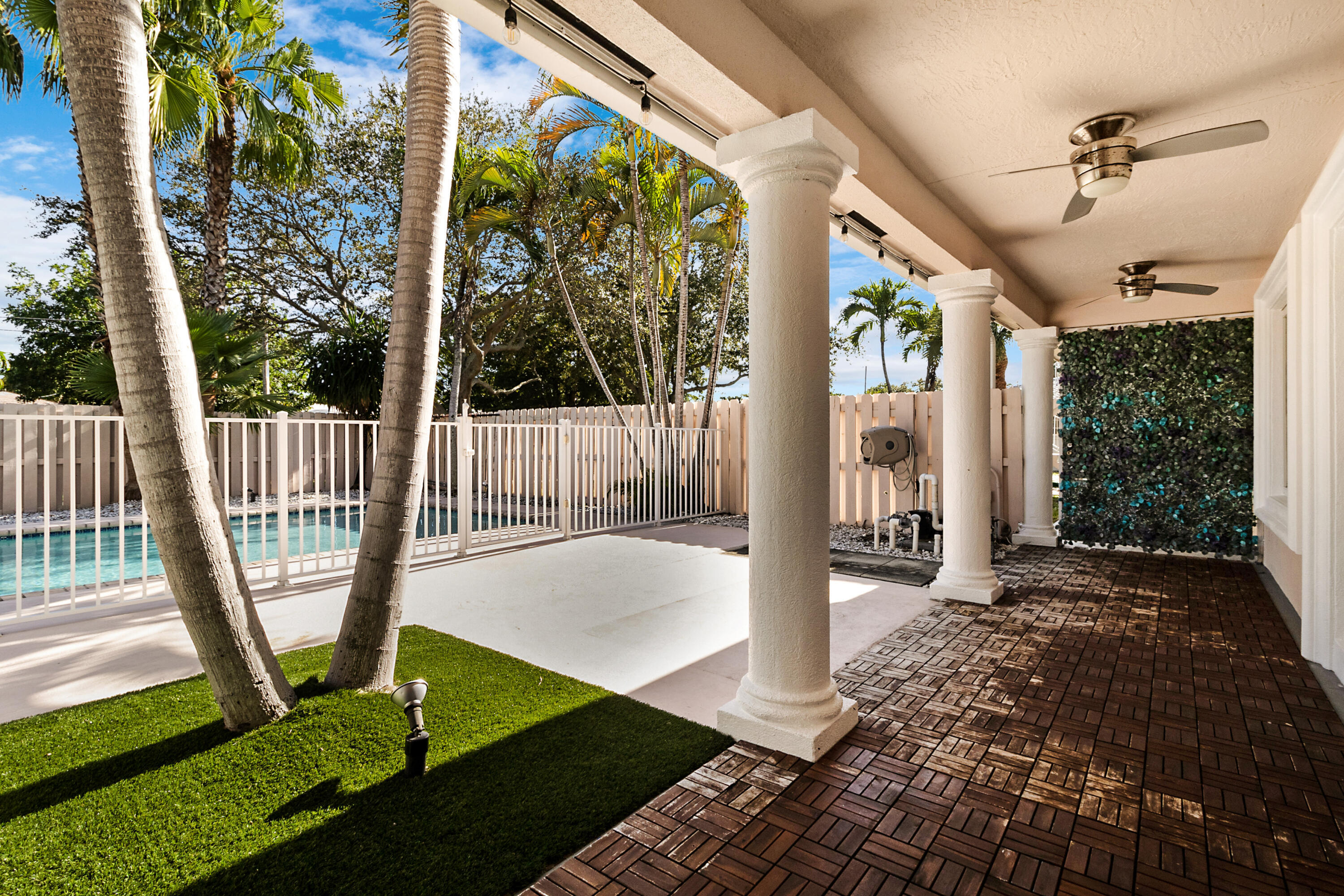 CORAL RIDGE LANDINGS CONDO - Residential