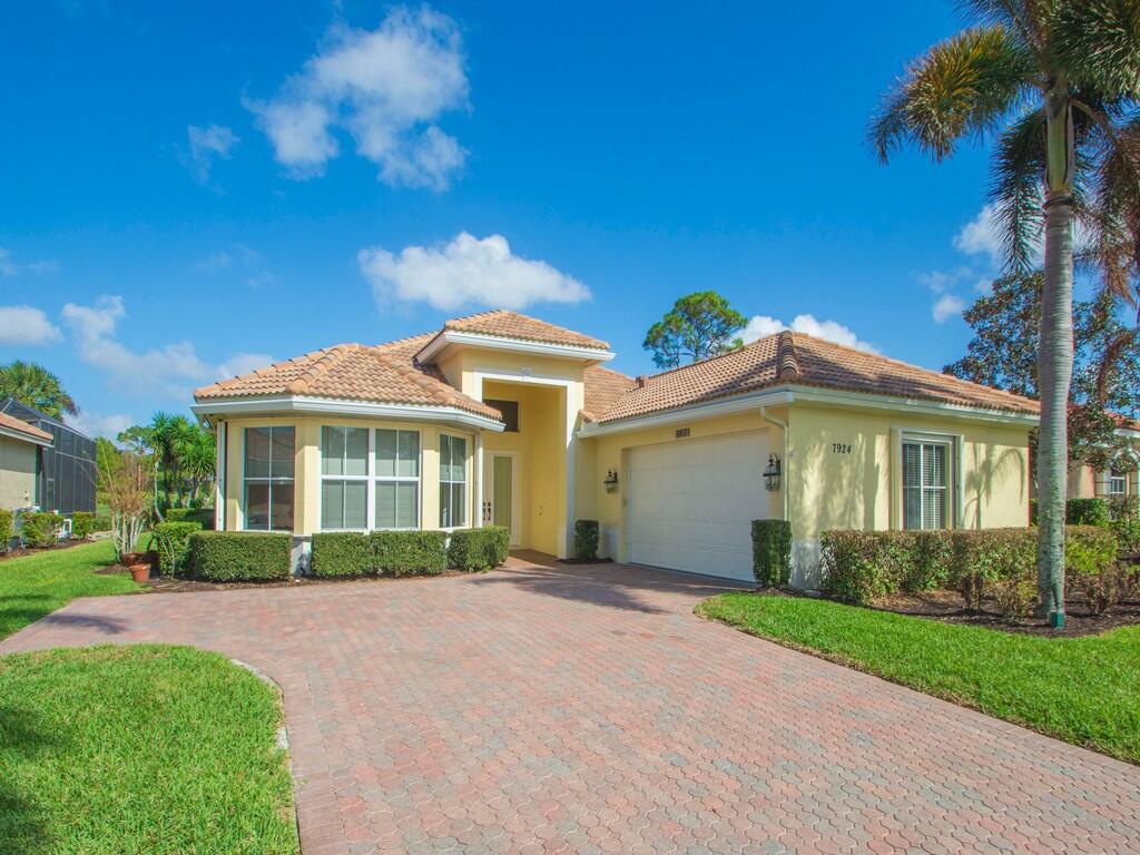 CYPRESS POINT - Residential