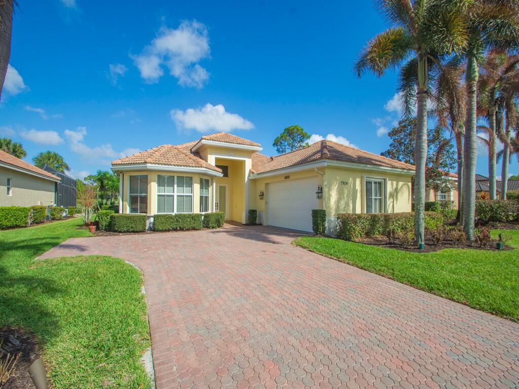 CYPRESS POINT - Residential