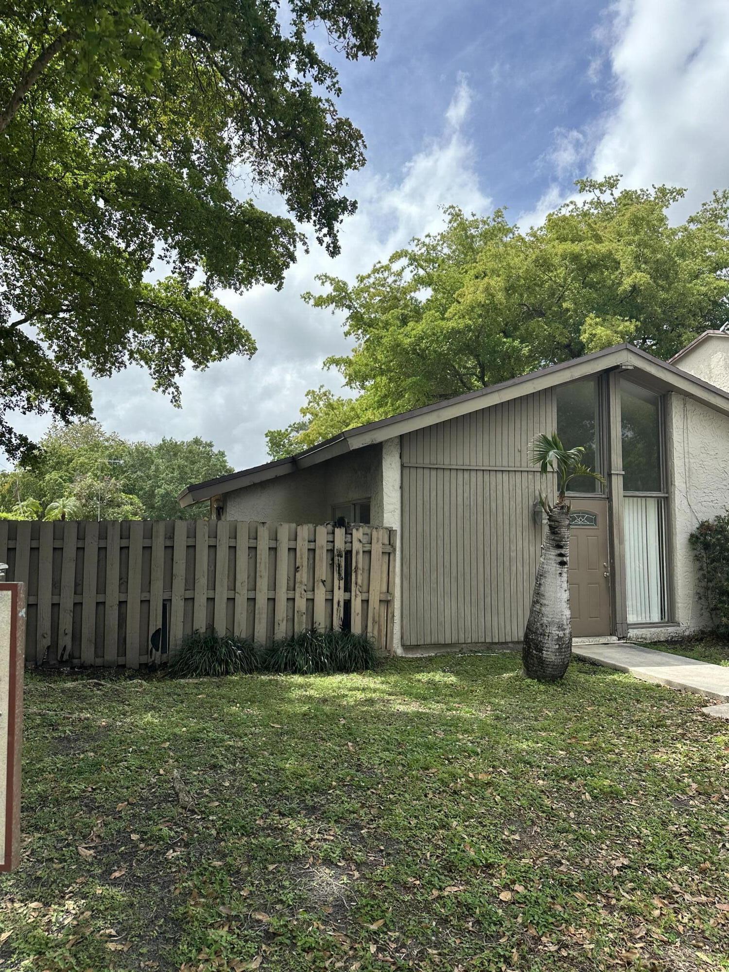 APPLE CREEK - Residential
