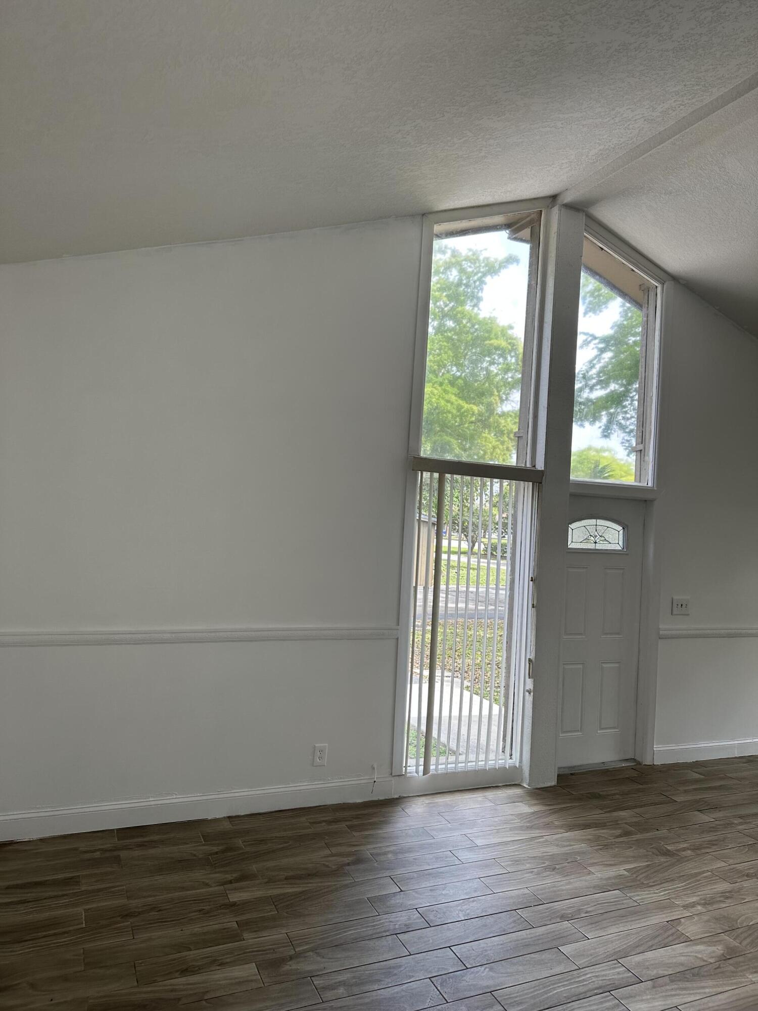 APPLE CREEK - Residential