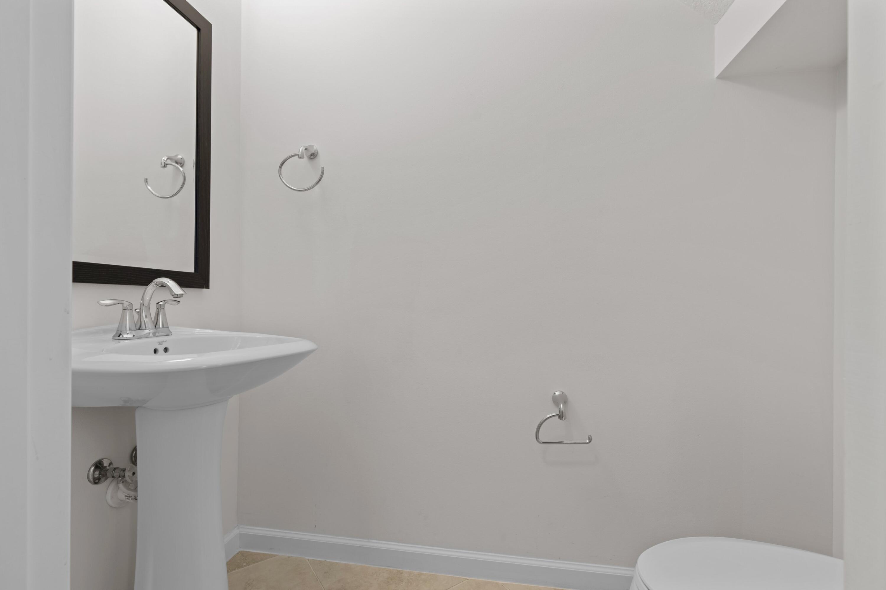 BLUE LAKE TOWNHOMES - Residential Lease