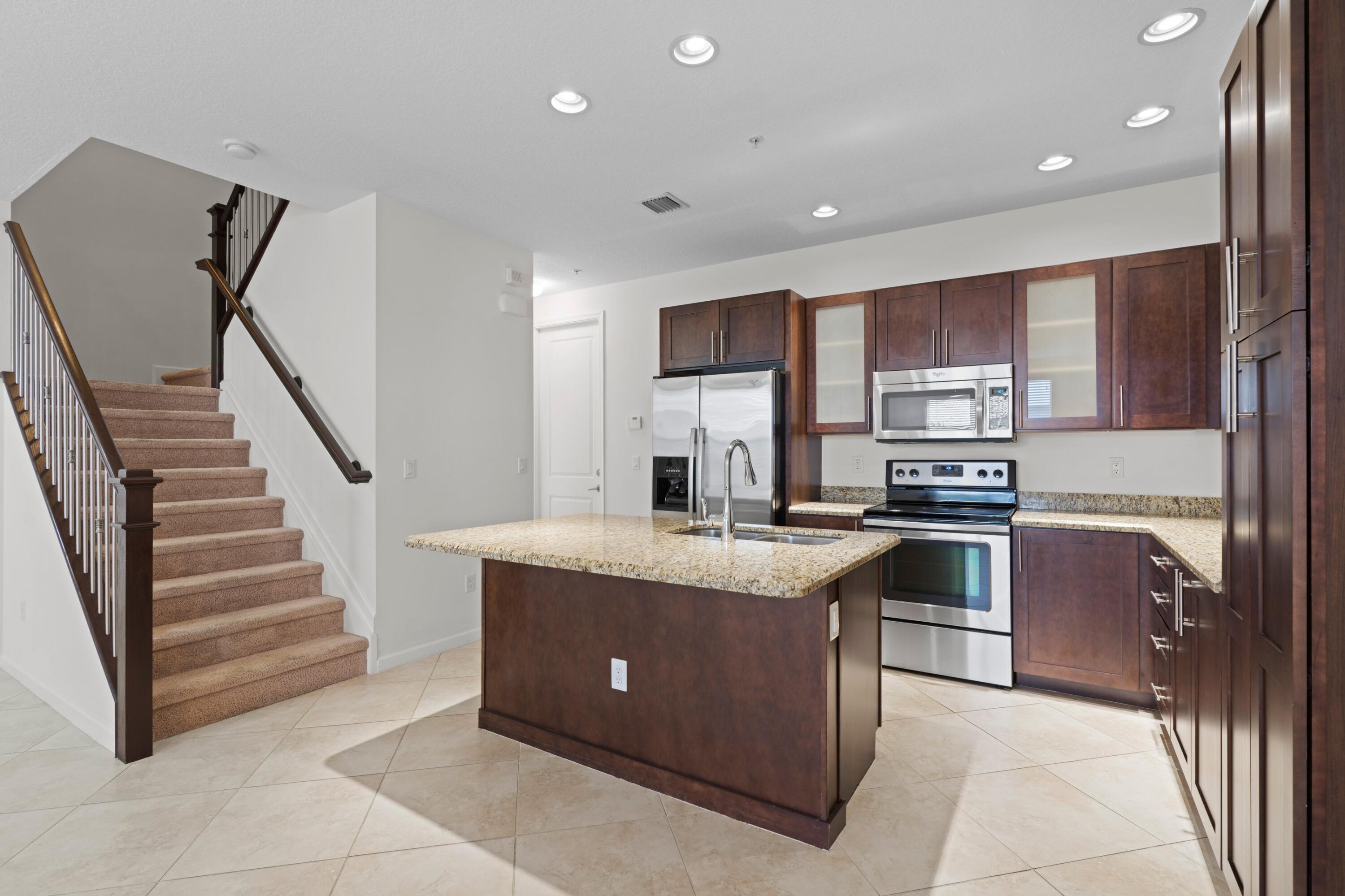BLUE LAKE TOWNHOMES - Residential Lease