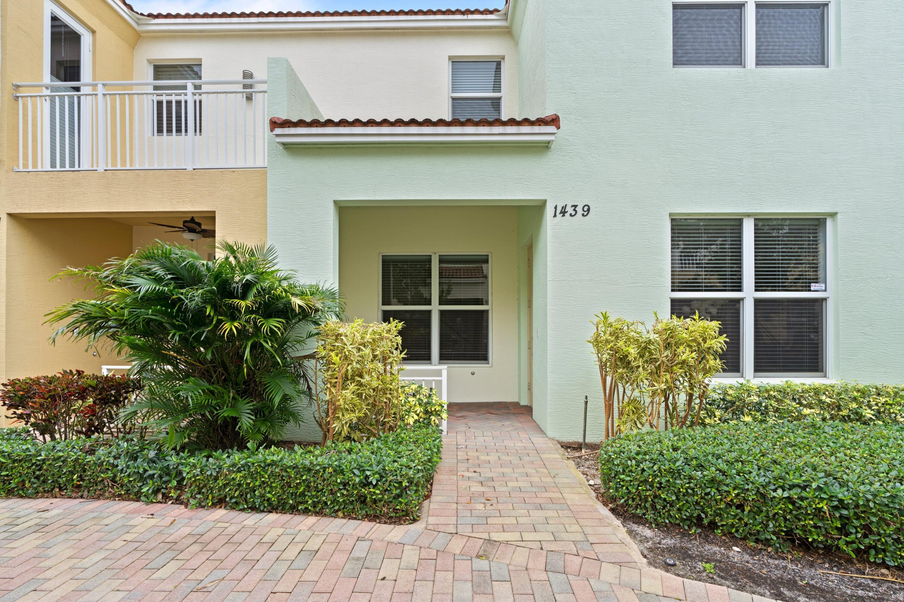 BLUE LAKE TOWNHOMES - Residential Lease