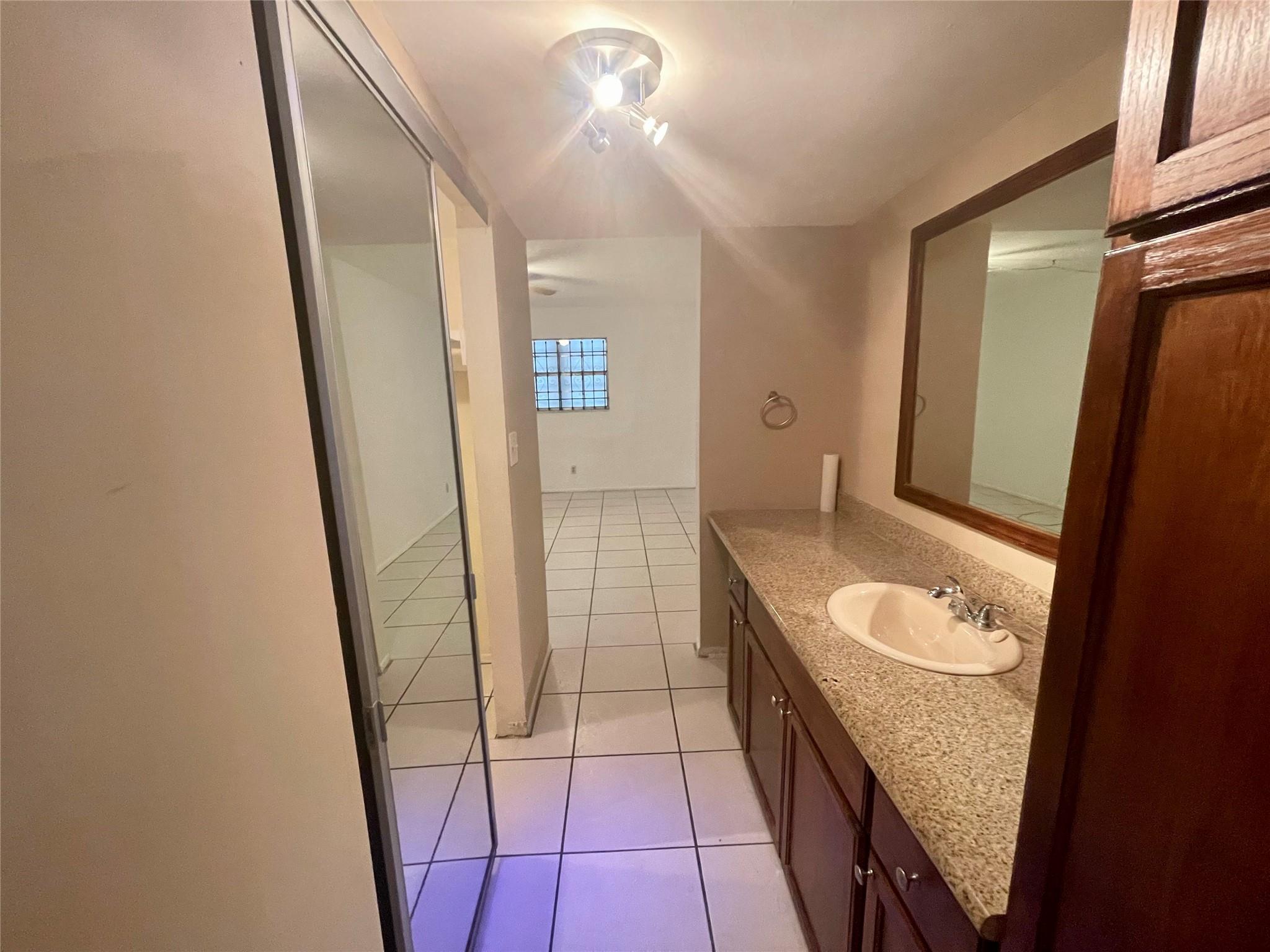Ruby Condo - Residential
