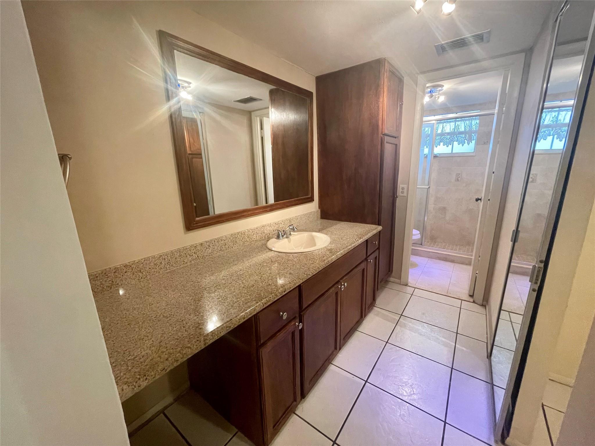 Ruby Condo - Residential