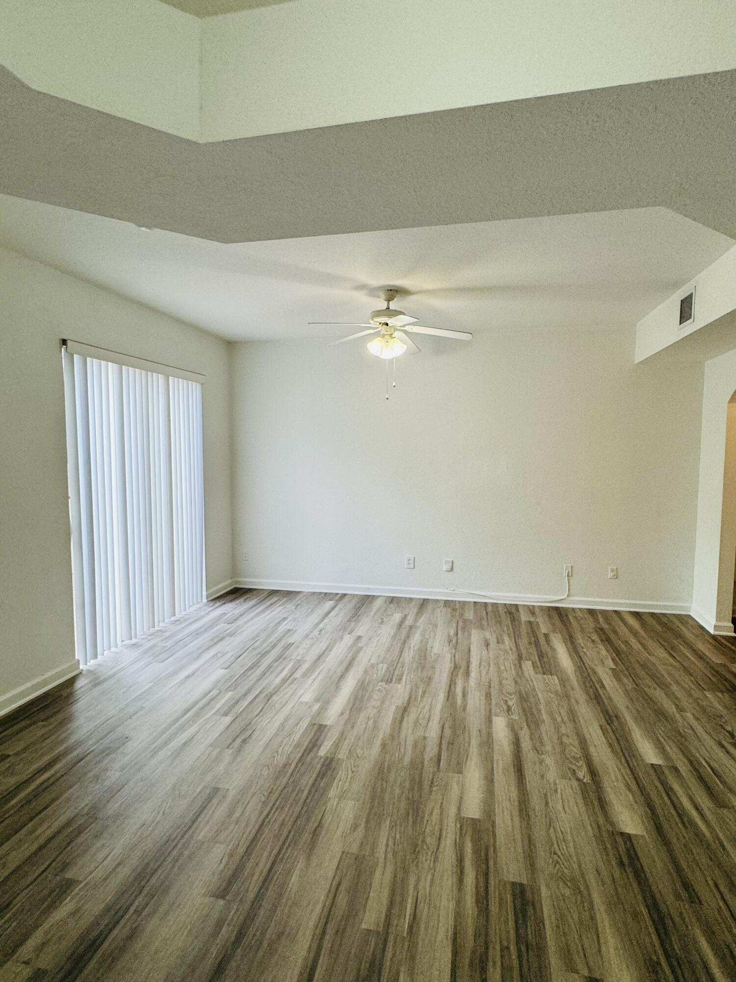 LINKS AT EMERALD DUNES CONDO - Residential