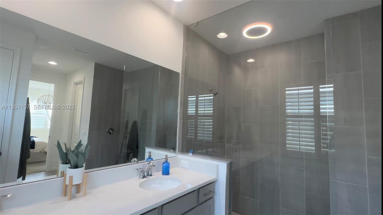 MATTAMY AT SOUTHERN GROVE PLAT 1 REPLAT - Residential Lease