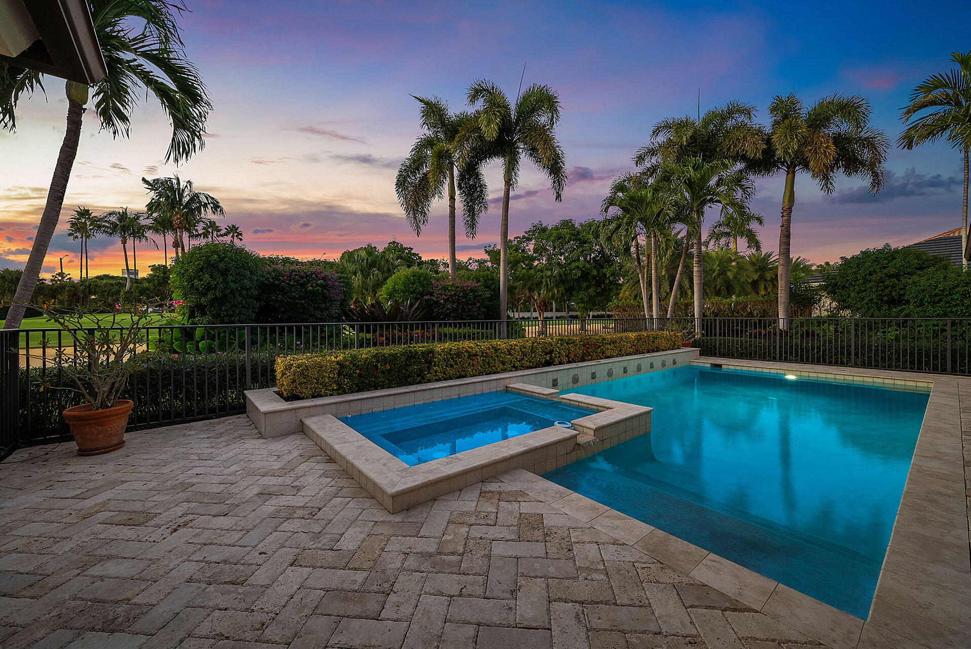 ROYAL PALM YACHT & COUNTRY CLUB - Residential