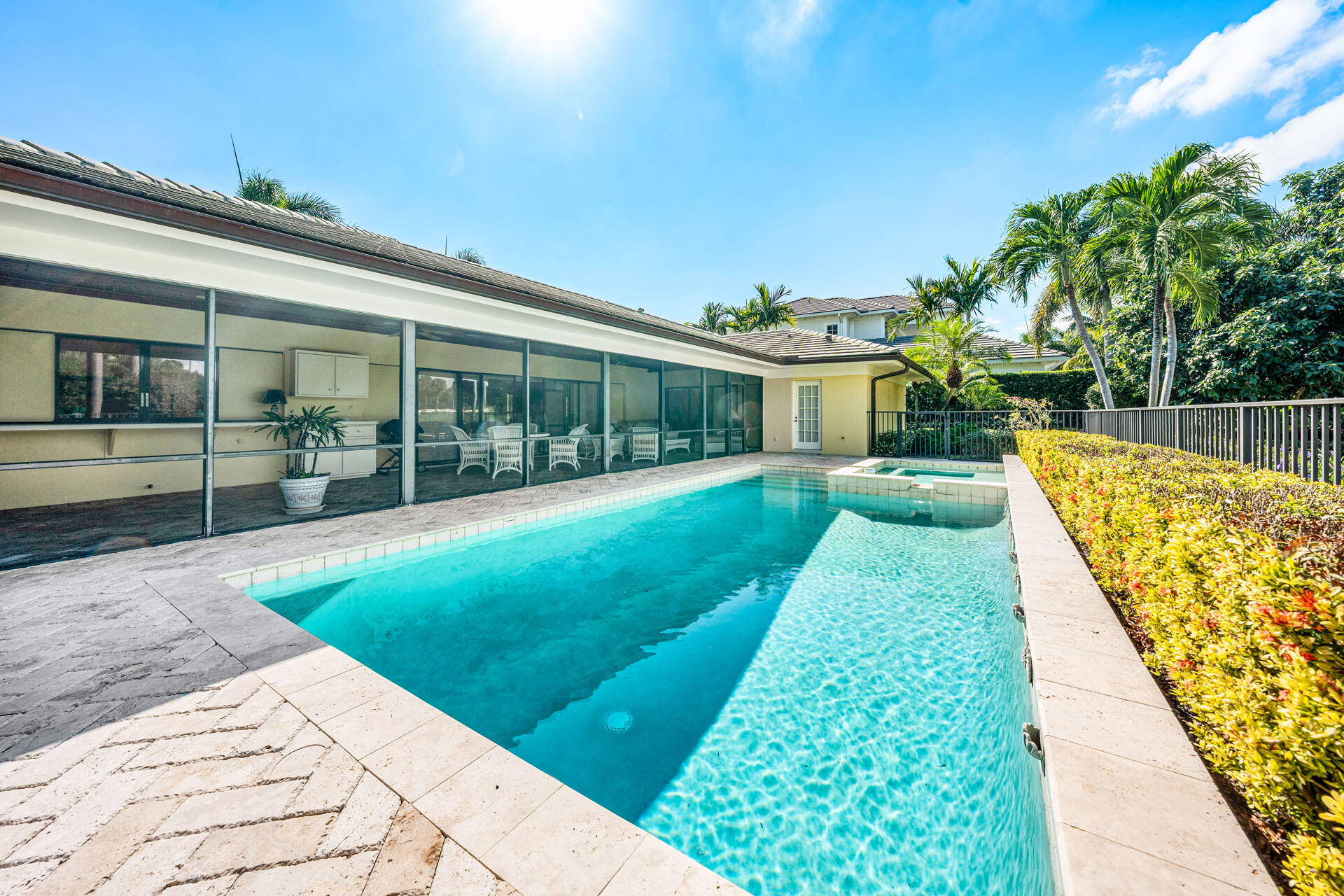 ROYAL PALM YACHT & COUNTRY CLUB - Residential