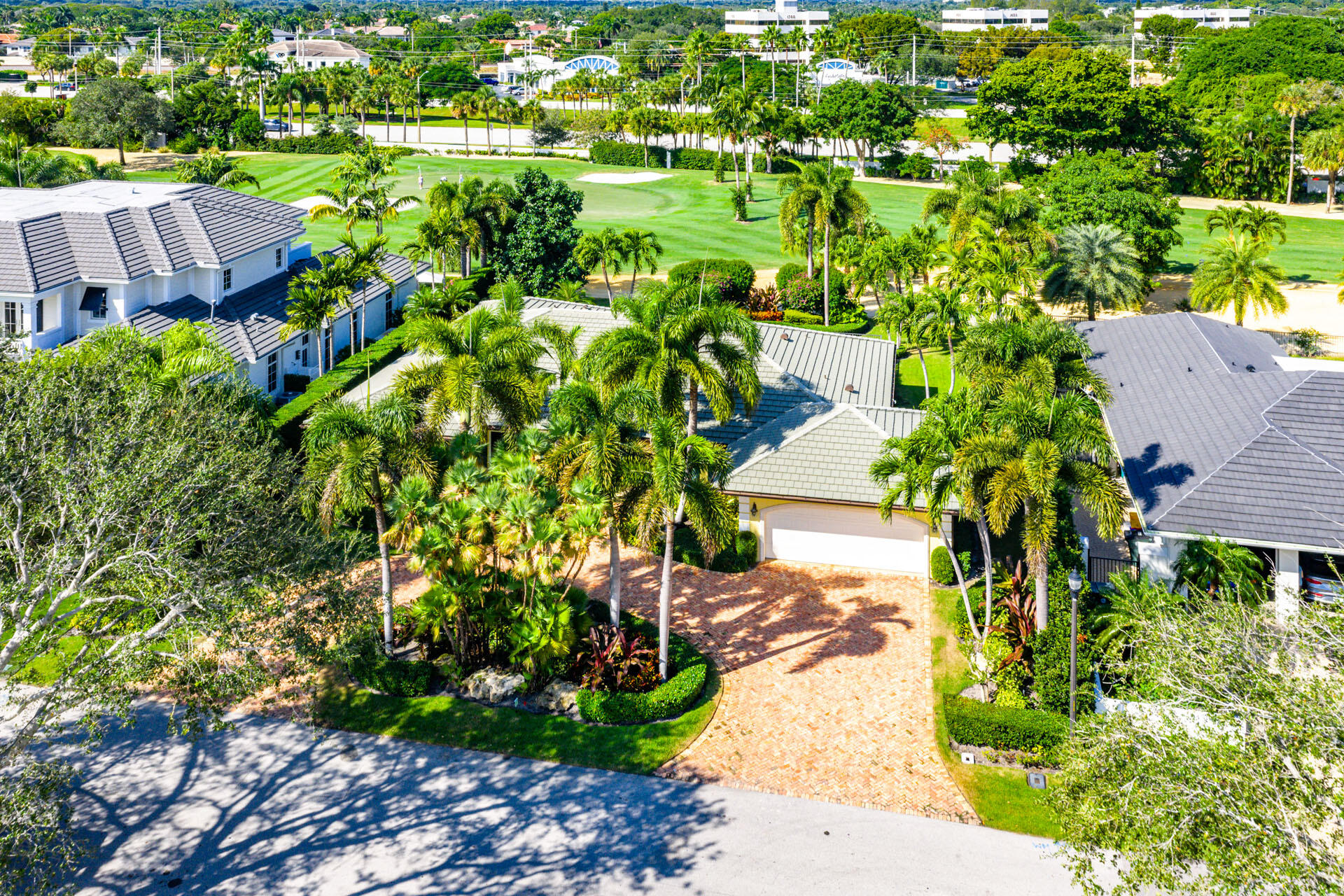 ROYAL PALM YACHT & COUNTRY CLUB - Residential