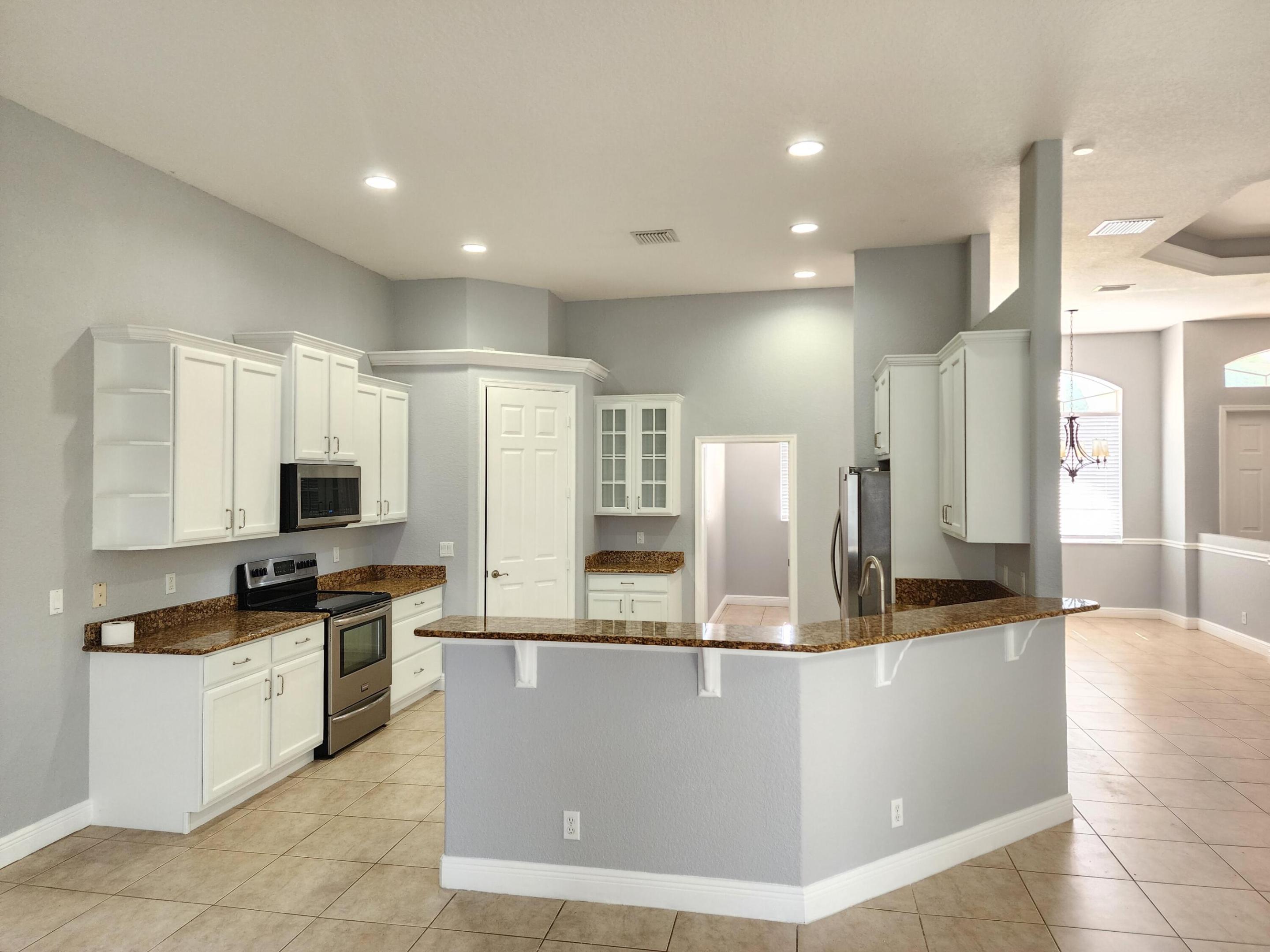 PORT ST LUCIE SECTION 33 - Residential Lease