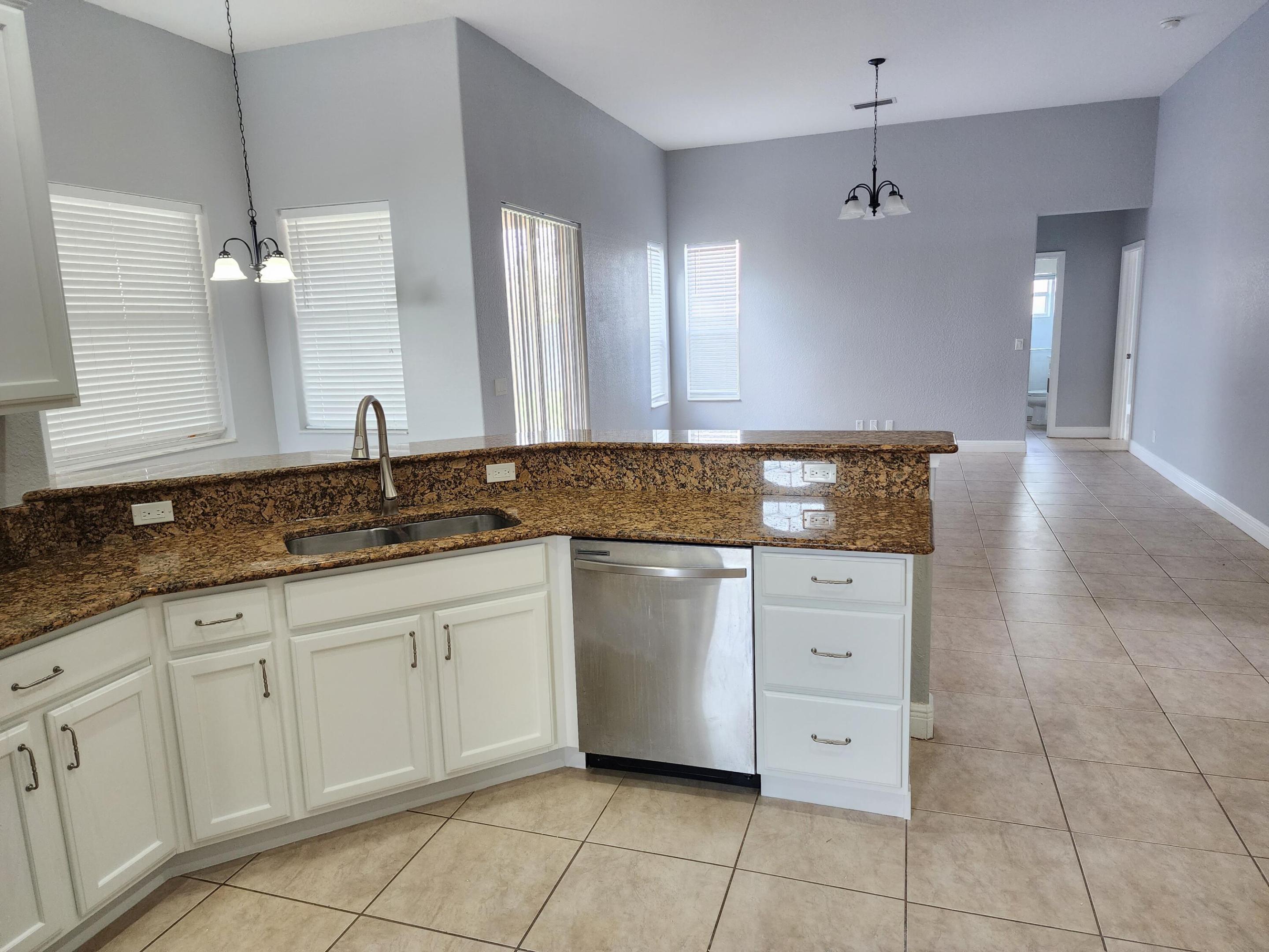 PORT ST LUCIE SECTION 33 - Residential Lease