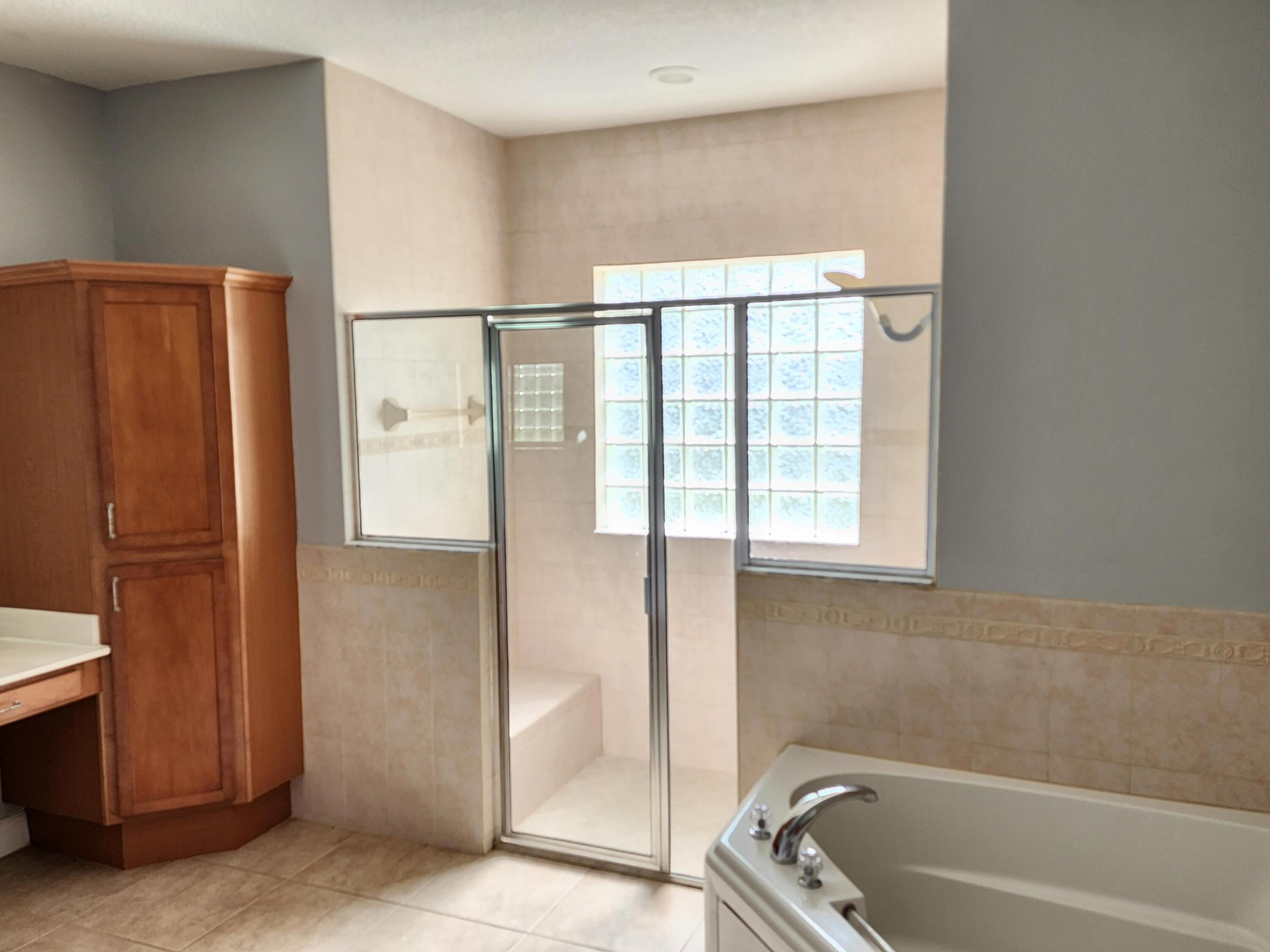 PORT ST LUCIE SECTION 33 - Residential Lease