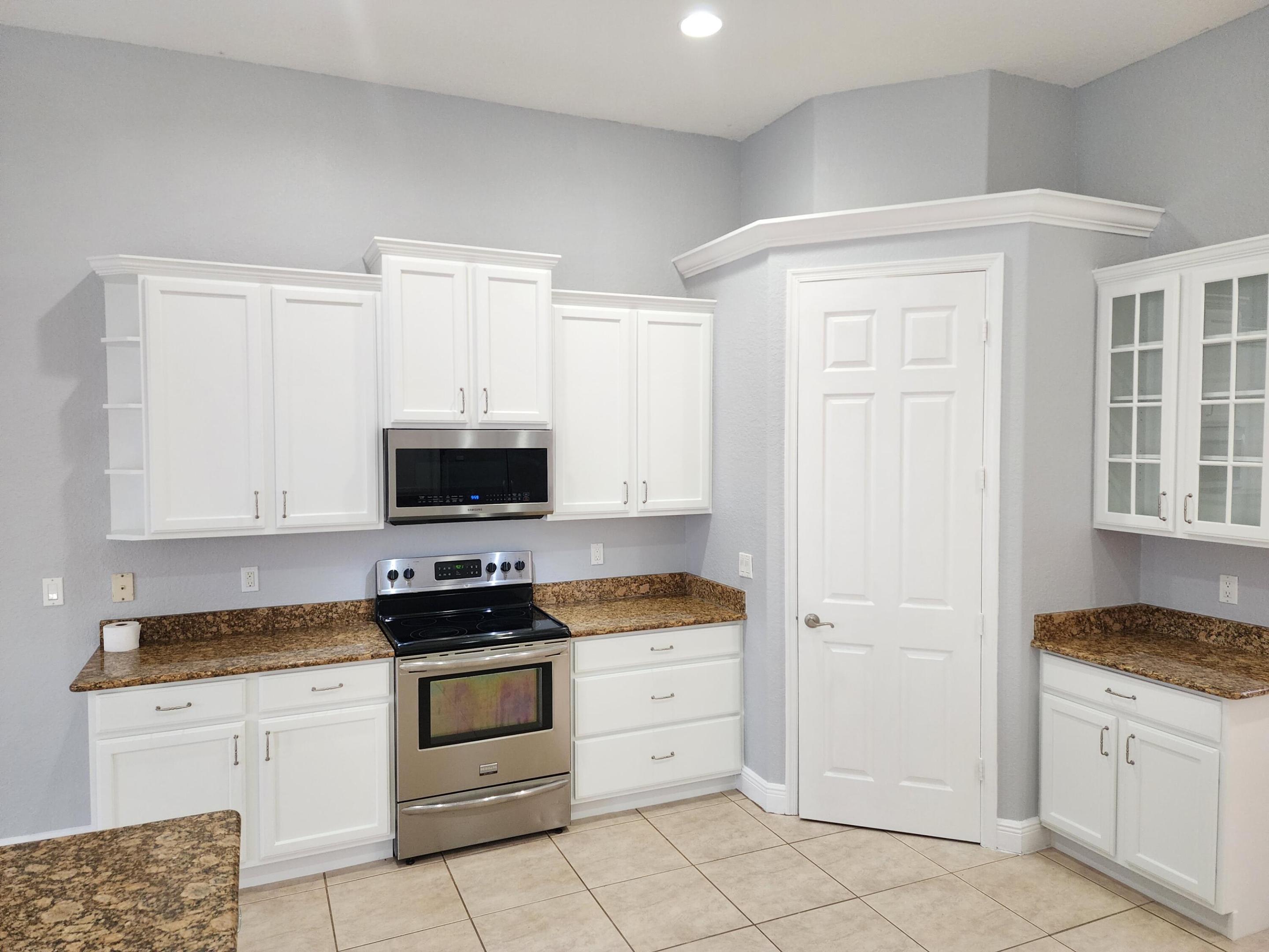 PORT ST LUCIE SECTION 33 - Residential Lease