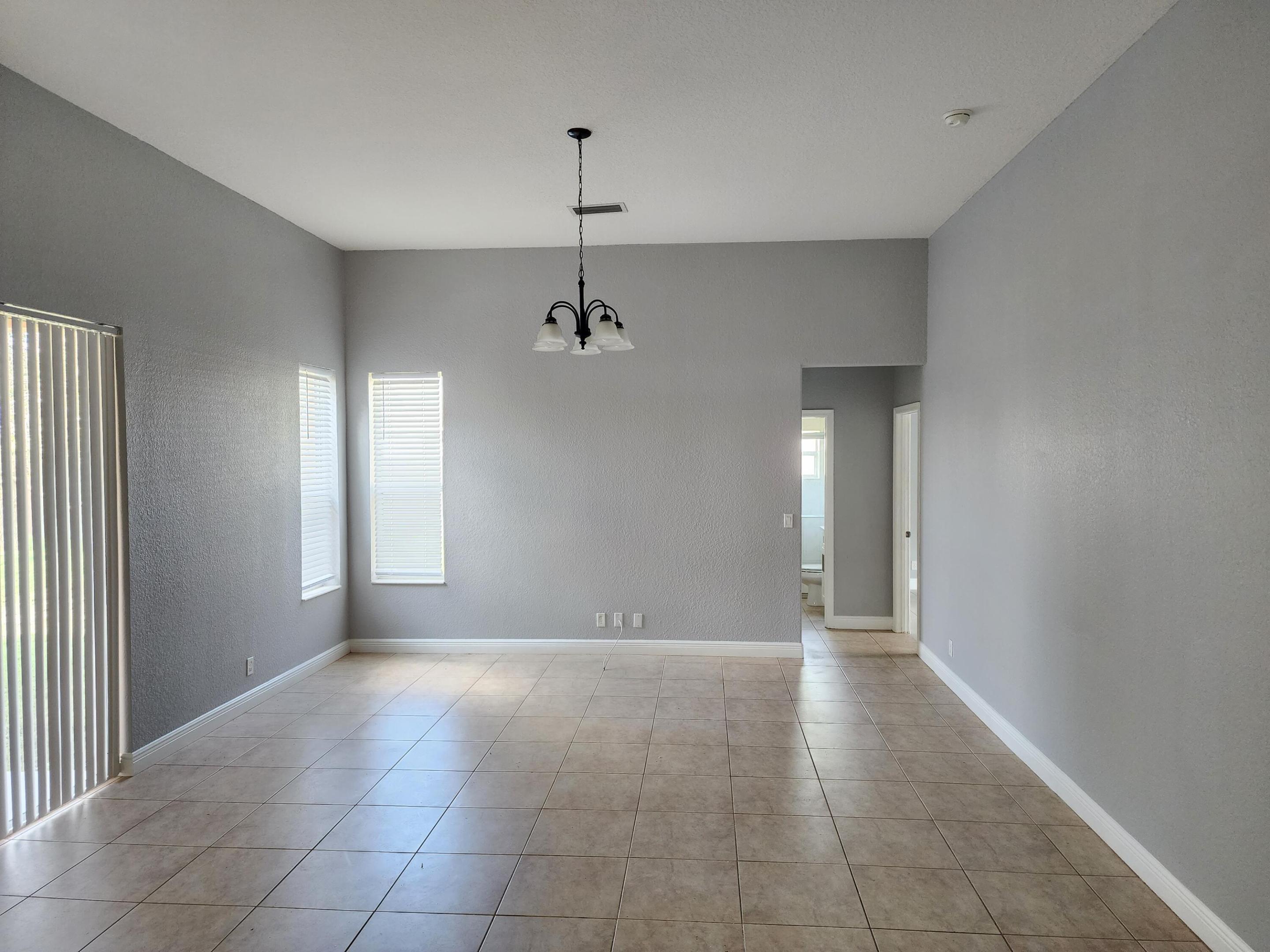 PORT ST LUCIE SECTION 33 - Residential Lease