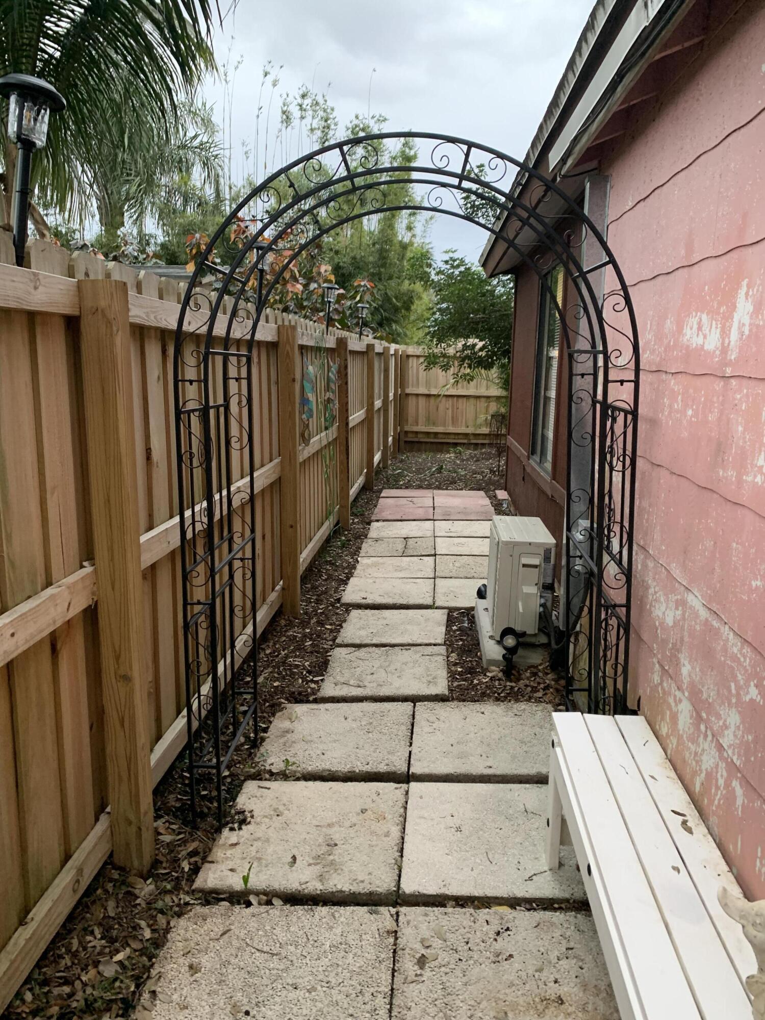 MULBERRY - Residential Lease