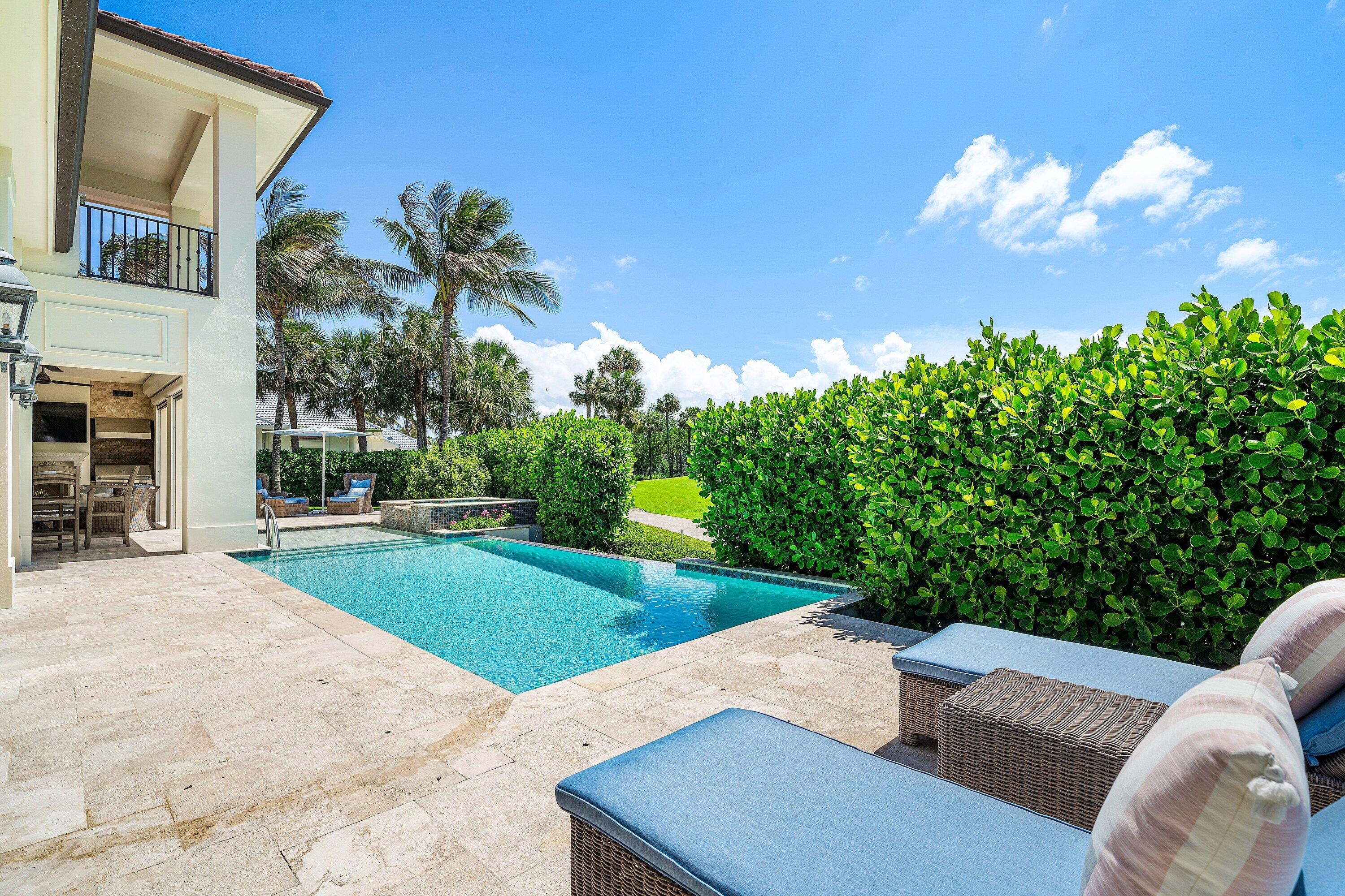 SAILFISH POINT - Residential