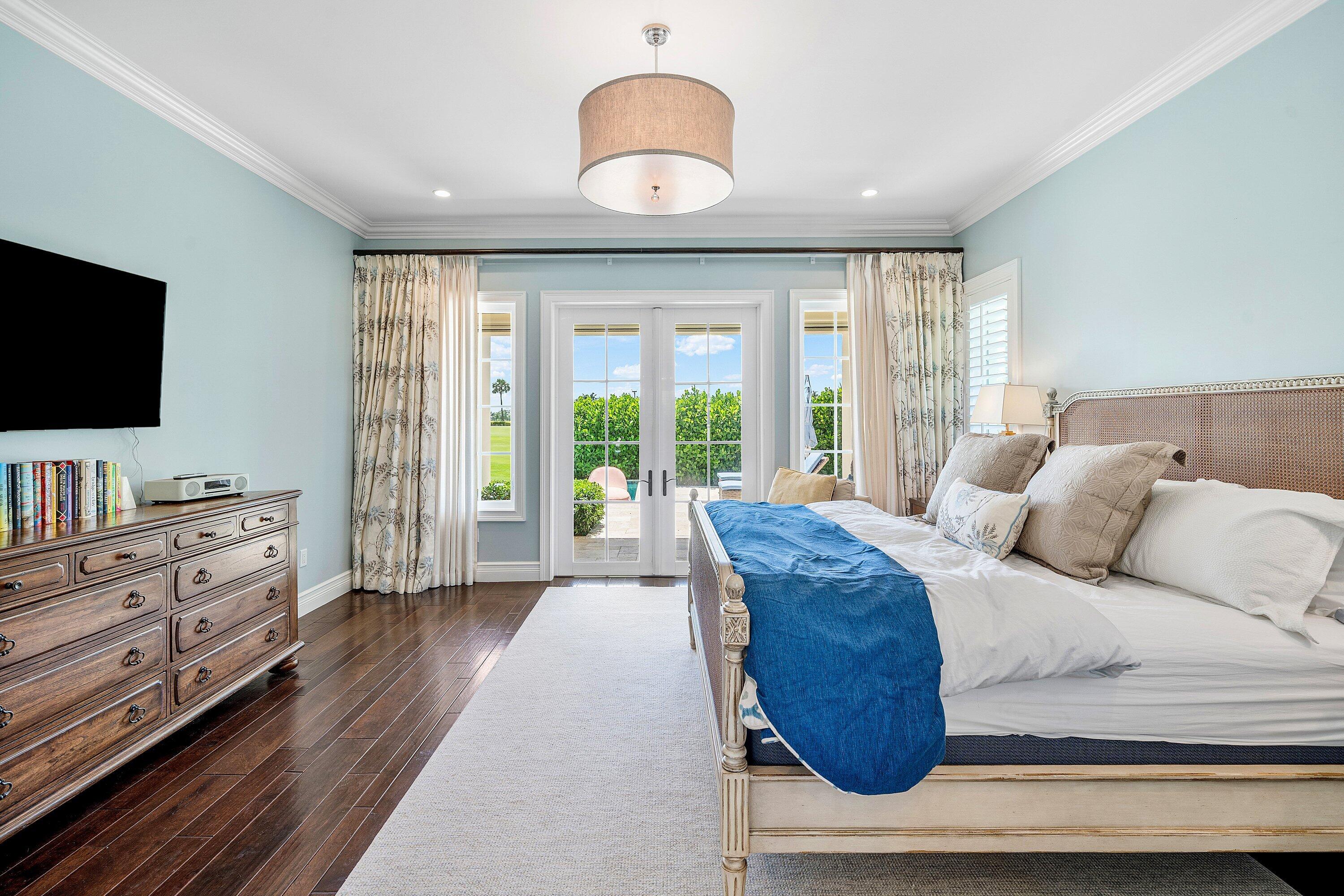 SAILFISH POINT - Residential