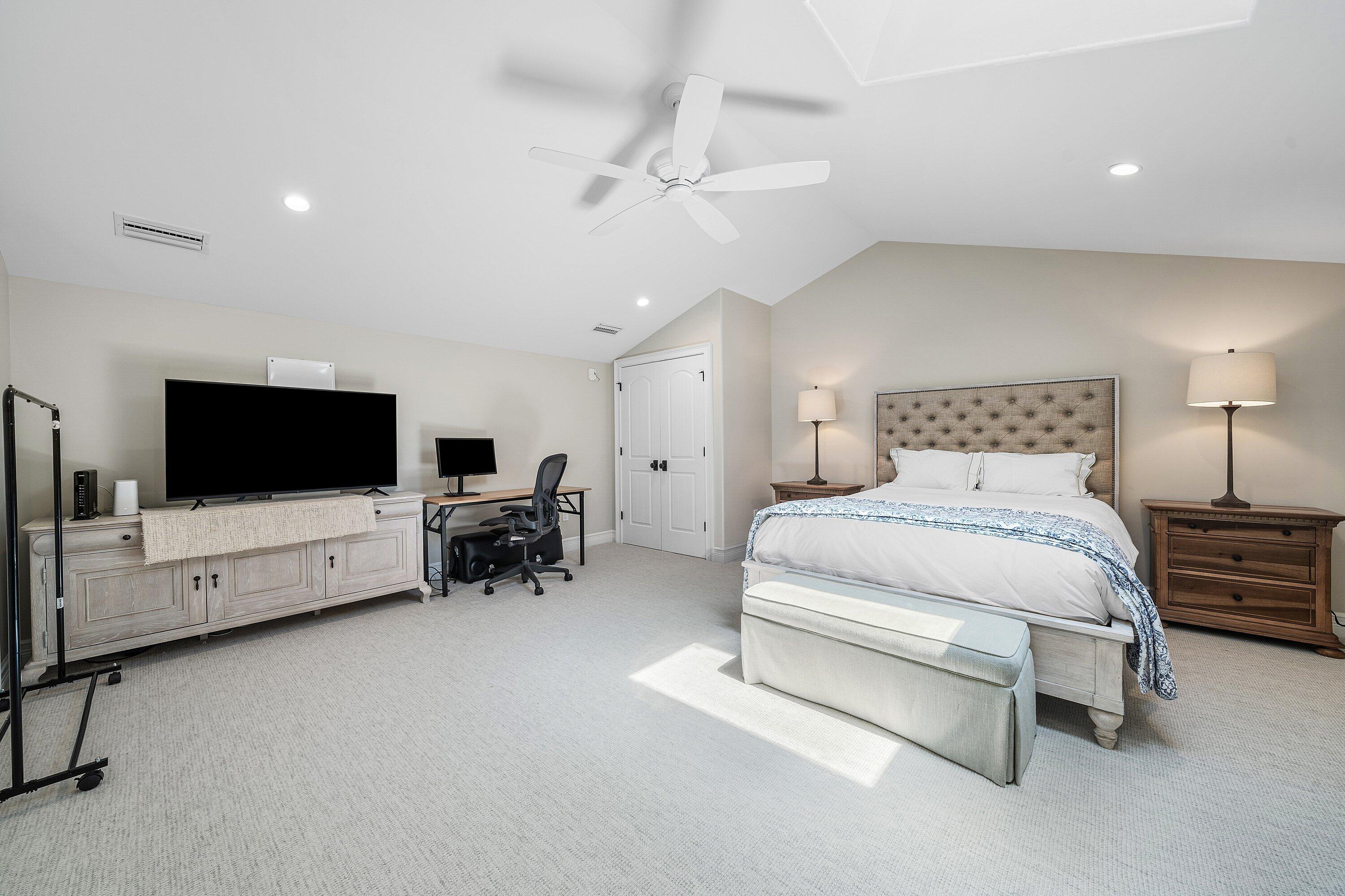 SAILFISH POINT - Residential