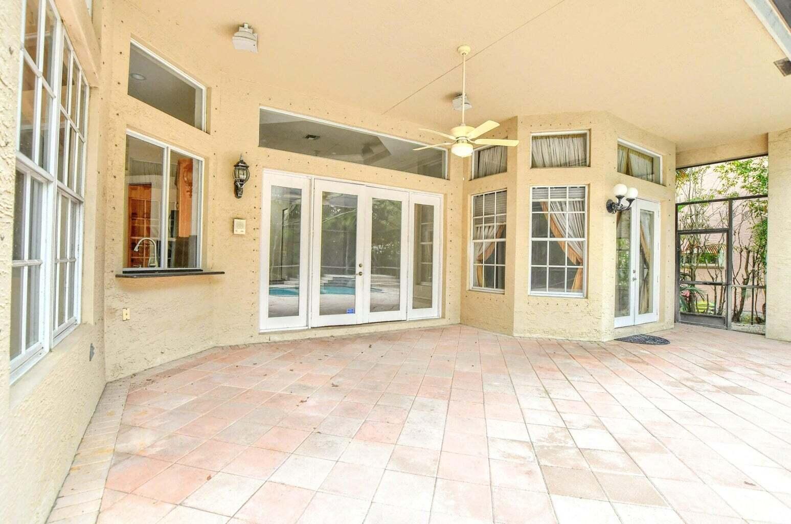 CAPELLA 1 - Residential Lease