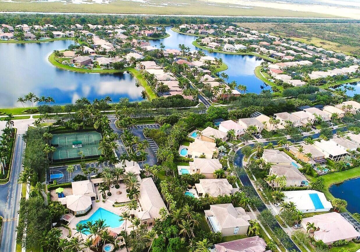 CAPELLA 1 - Residential Lease