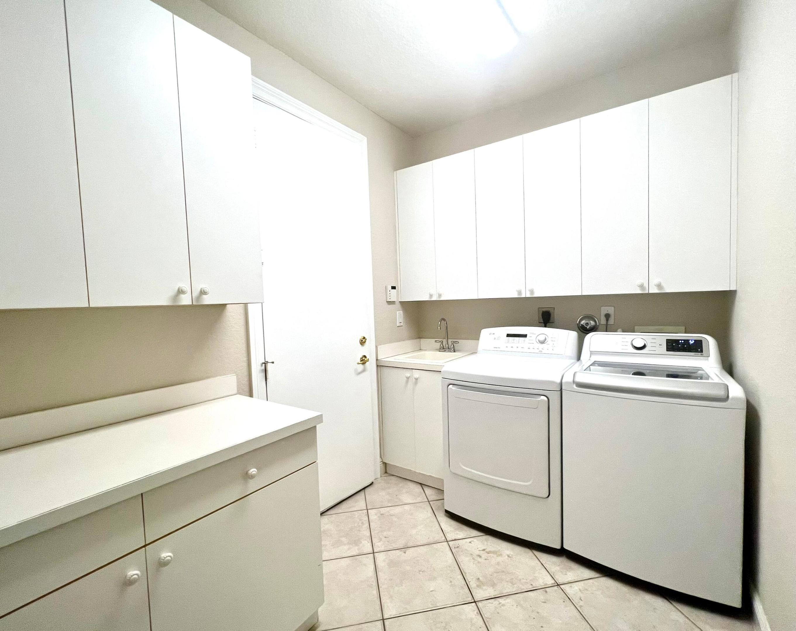 CAPELLA 1 - Residential Lease