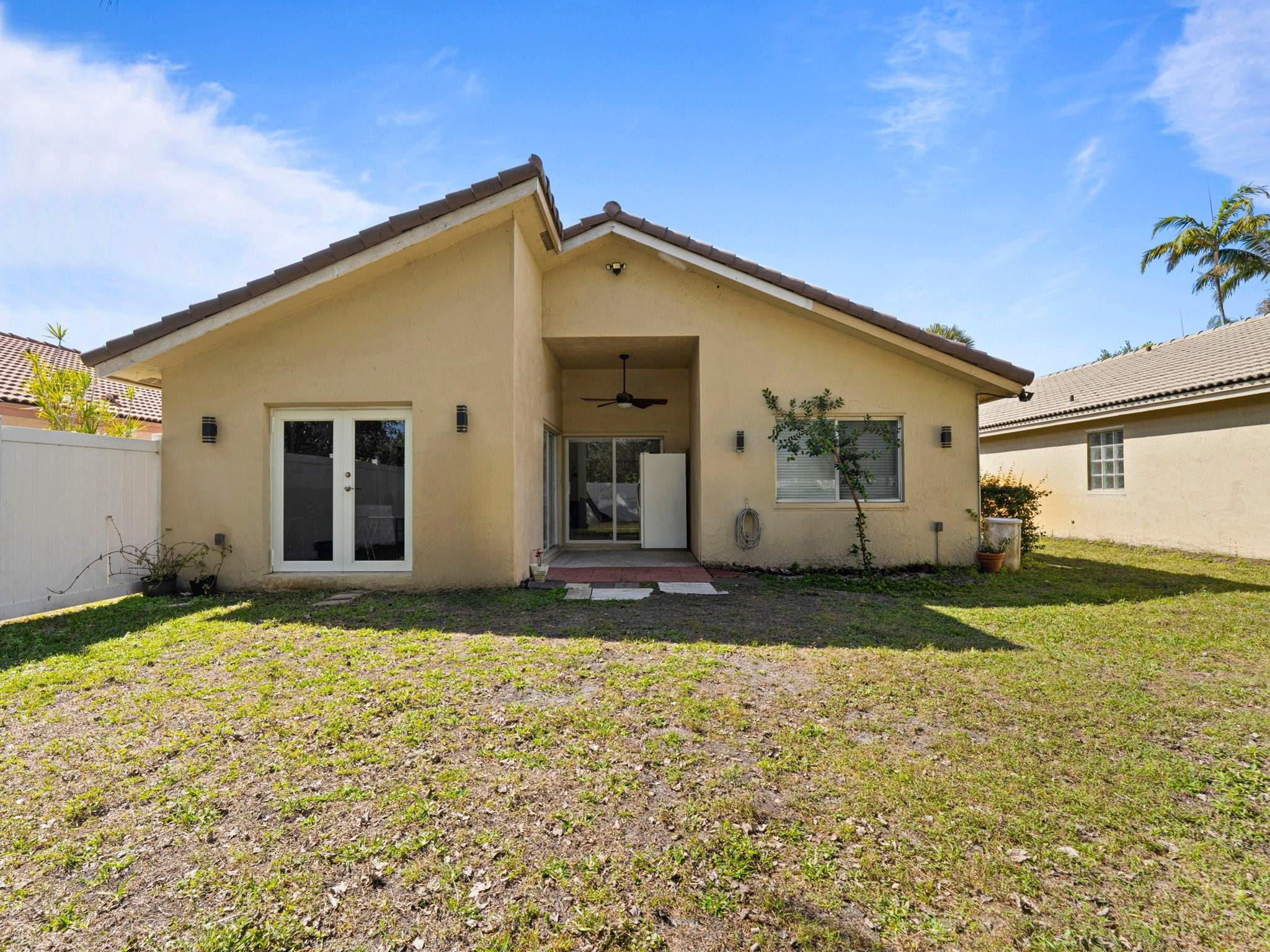 CRYSTAL POINTE - Residential