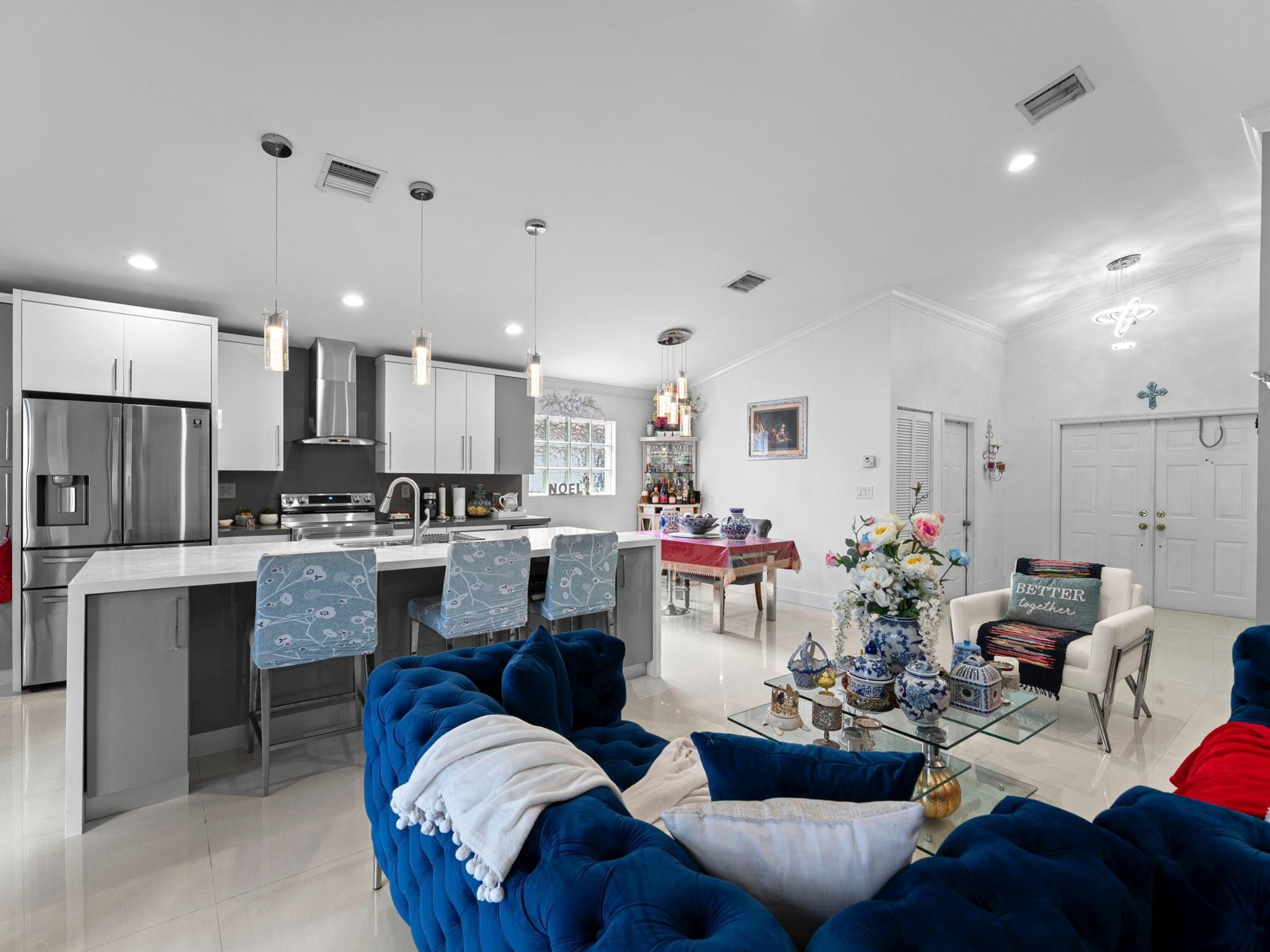 CRYSTAL POINTE - Residential