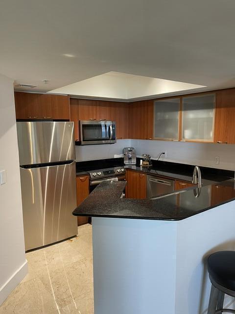 LA PERLA CONDO - Residential Lease