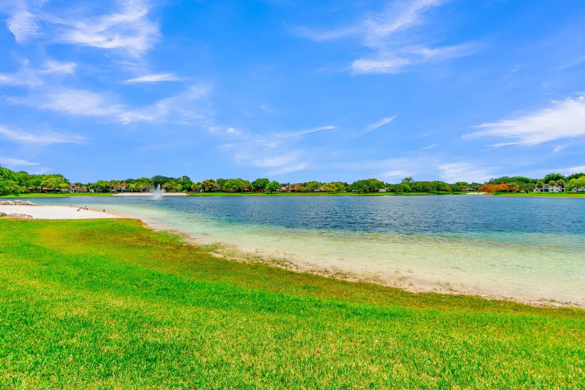 LAKEVIEW AT THE HAMMOCKS CONDO E - Residential