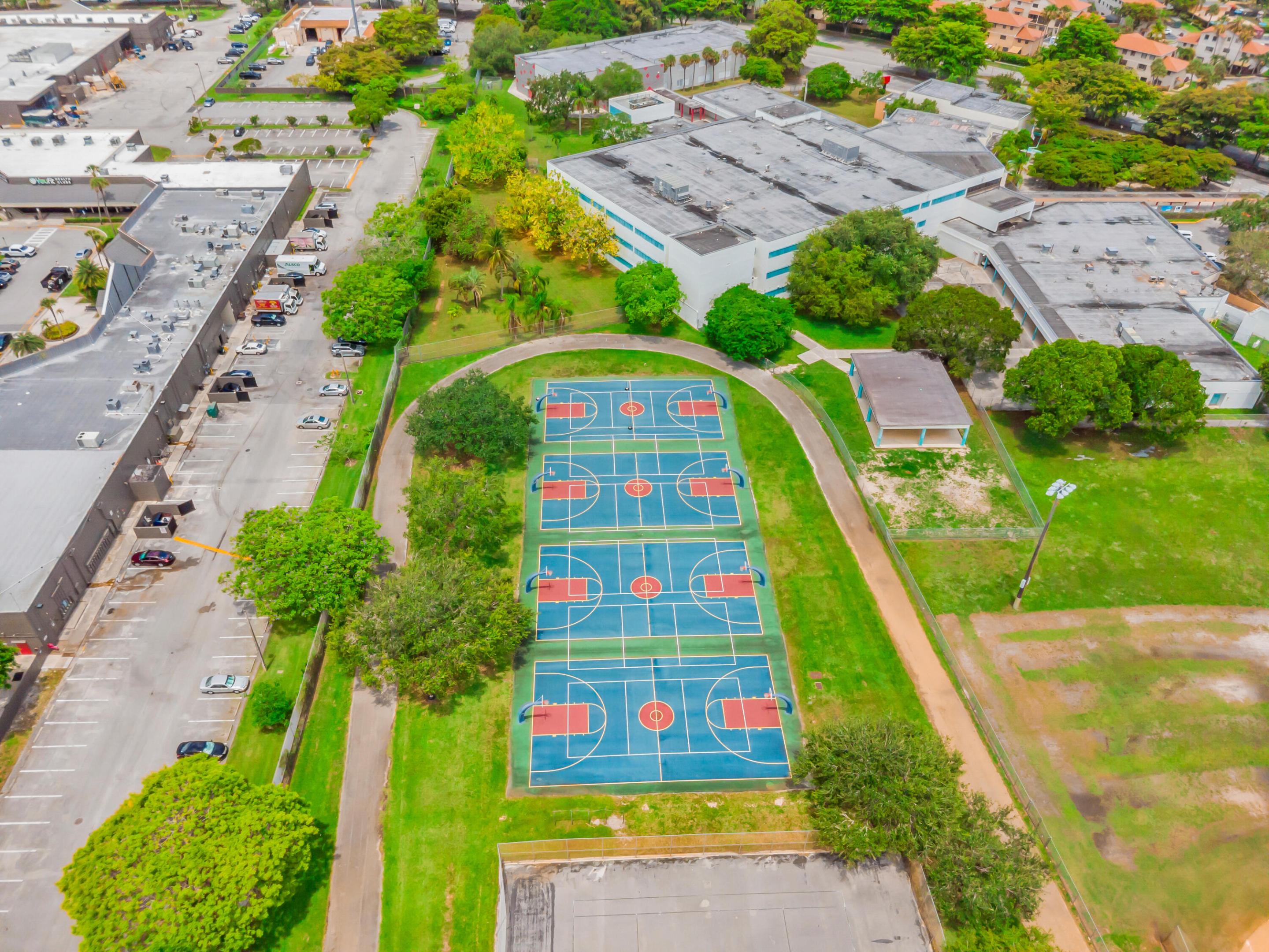 LAKEVIEW AT THE HAMMOCKS CONDO E - Residential