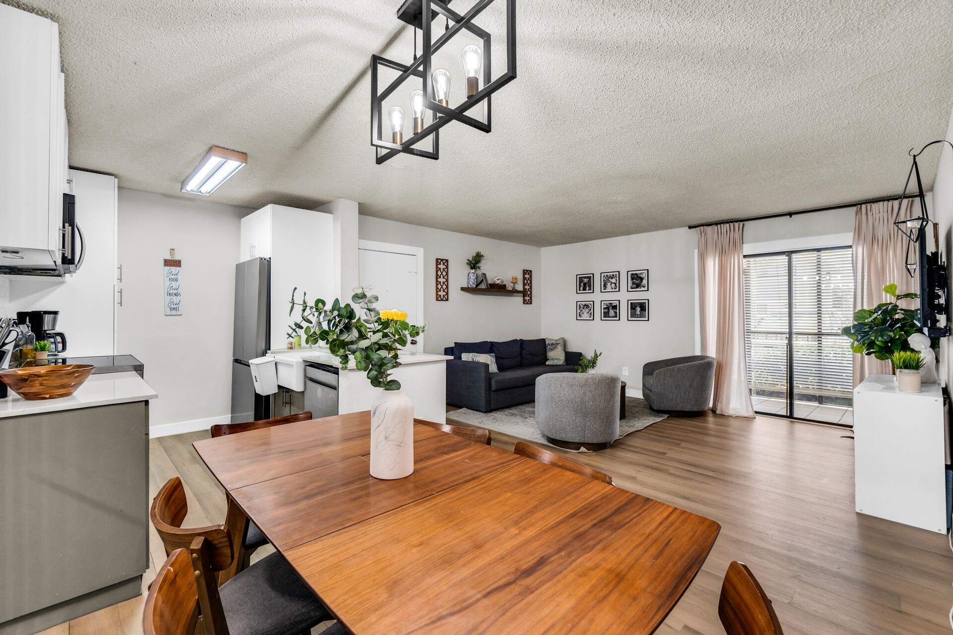 LAKEVIEW AT THE HAMMOCKS CONDO E - Residential