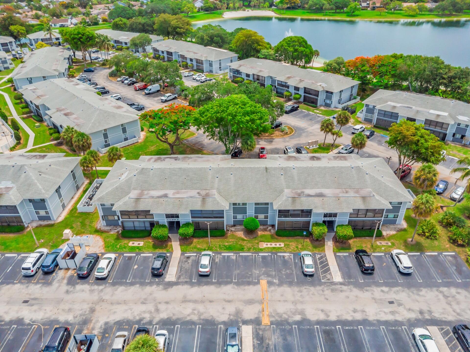 LAKEVIEW AT THE HAMMOCKS CONDO E - Residential