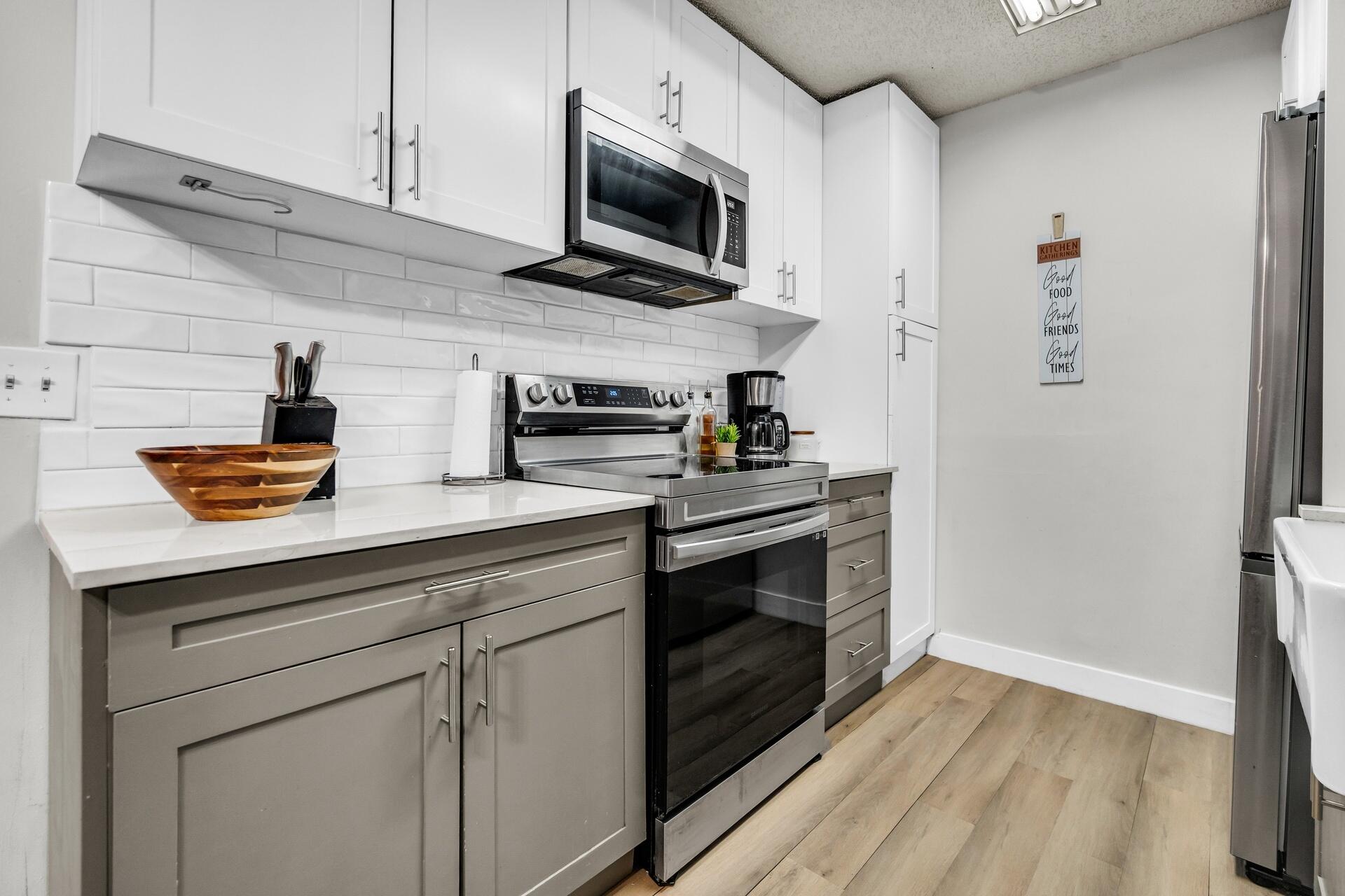 LAKEVIEW AT THE HAMMOCKS CONDO E - Residential