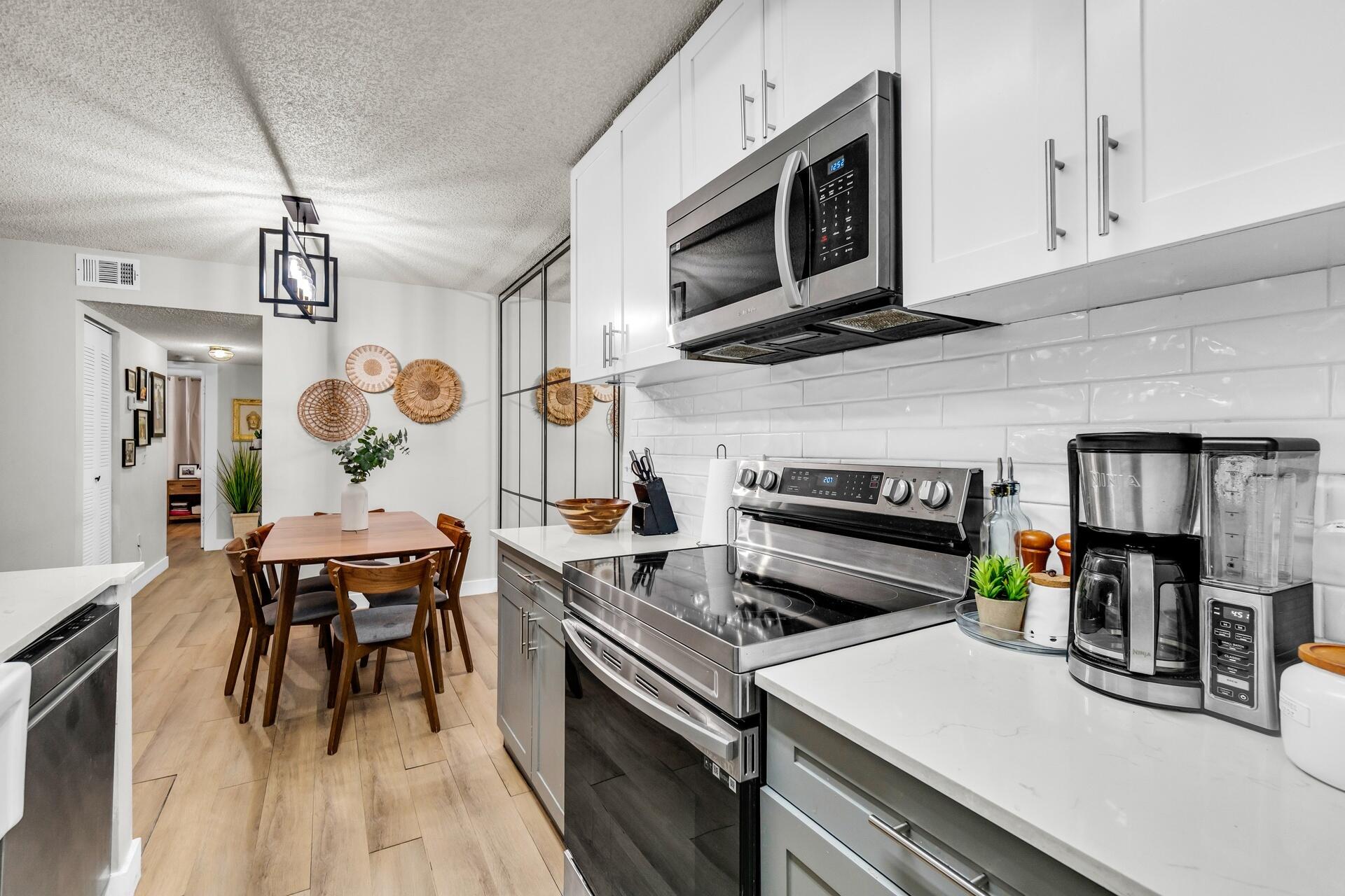 LAKEVIEW AT THE HAMMOCKS CONDO E - Residential