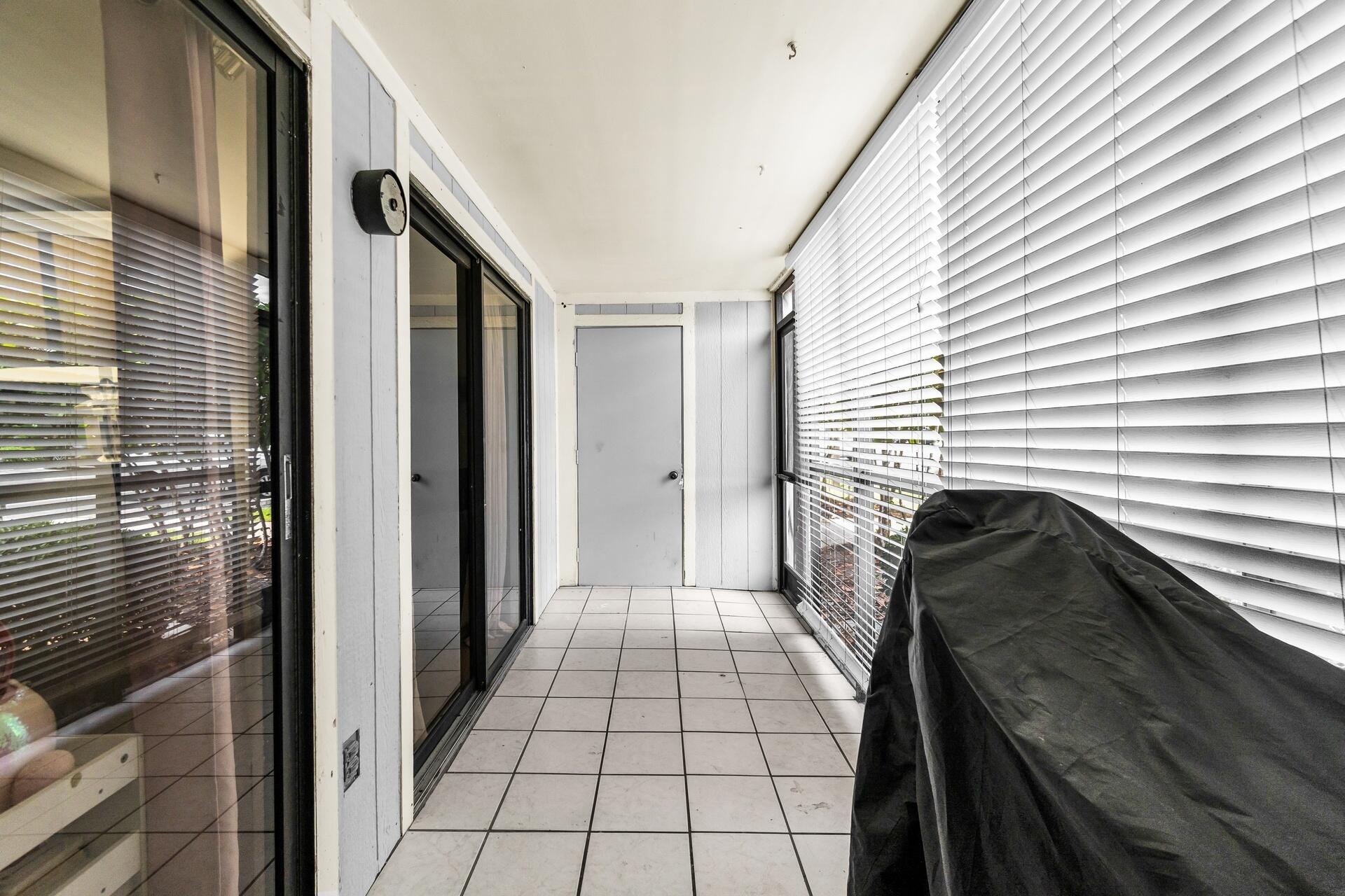 LAKEVIEW AT THE HAMMOCKS CONDO E - Residential