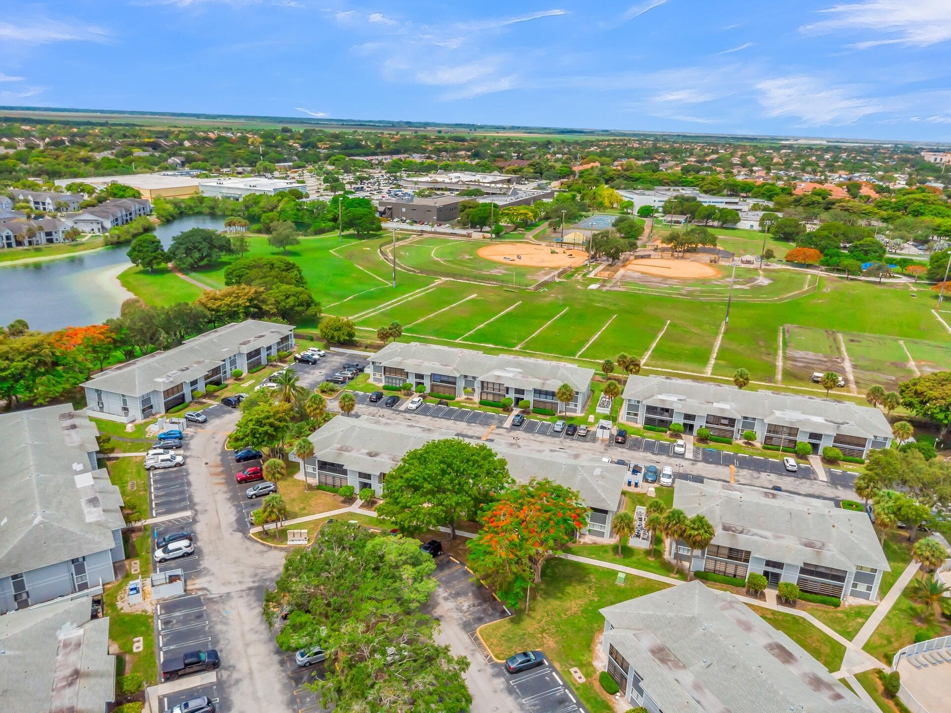 LAKEVIEW AT THE HAMMOCKS CONDO E - Residential