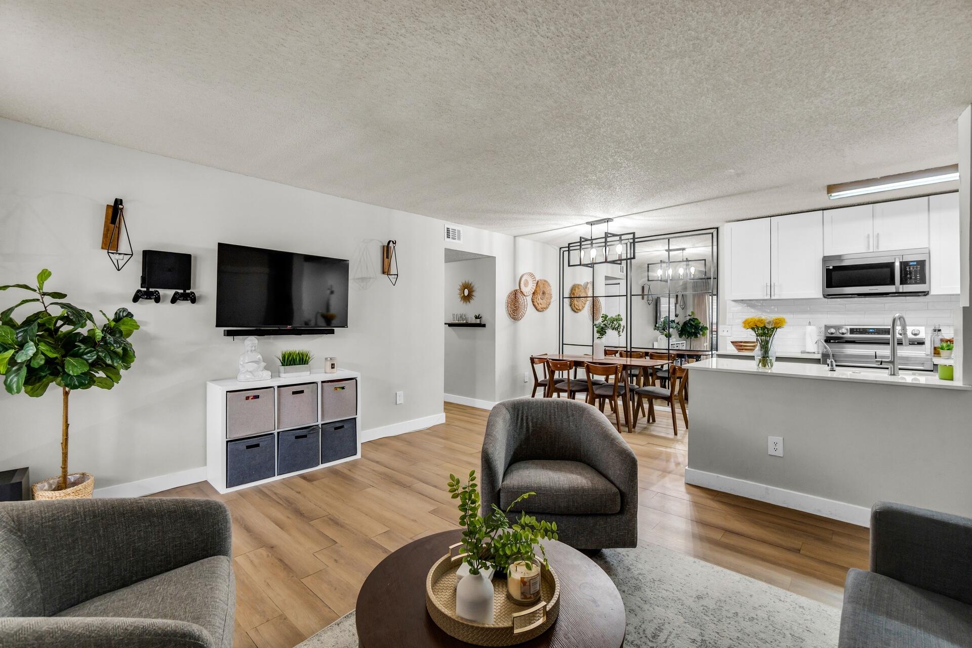 LAKEVIEW AT THE HAMMOCKS CONDO E - Residential