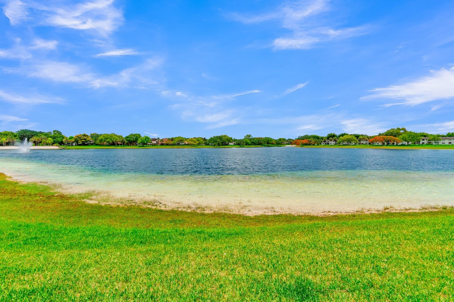 LAKEVIEW AT THE HAMMOCKS CONDO E - Residential