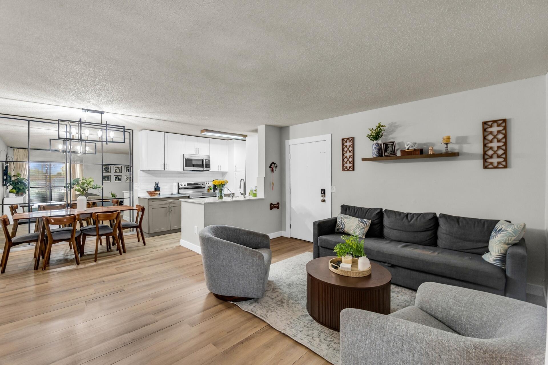 LAKEVIEW AT THE HAMMOCKS CONDO E - Residential