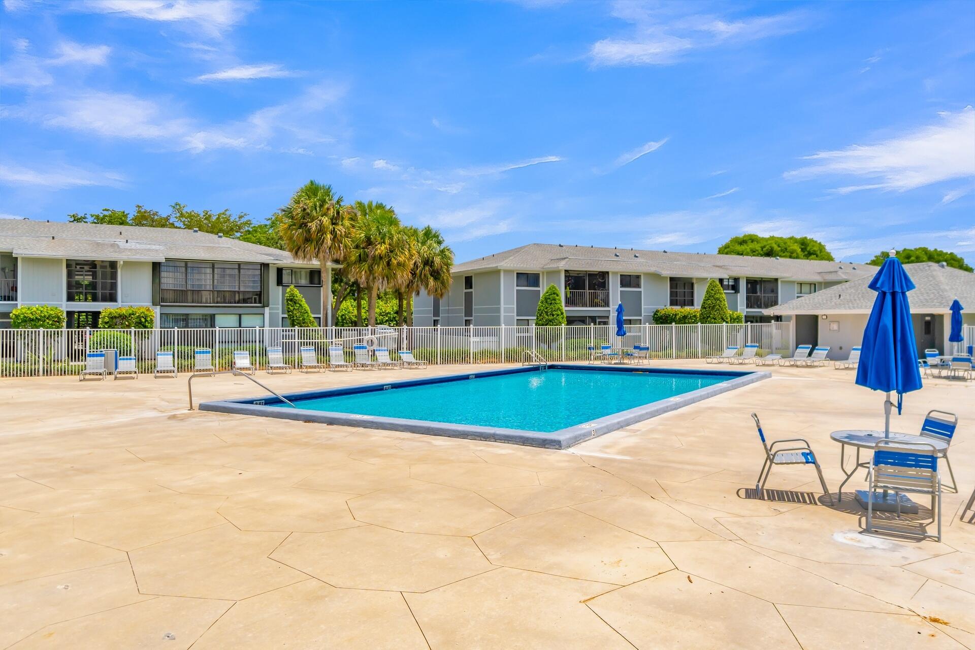 LAKEVIEW AT THE HAMMOCKS CONDO E - Residential