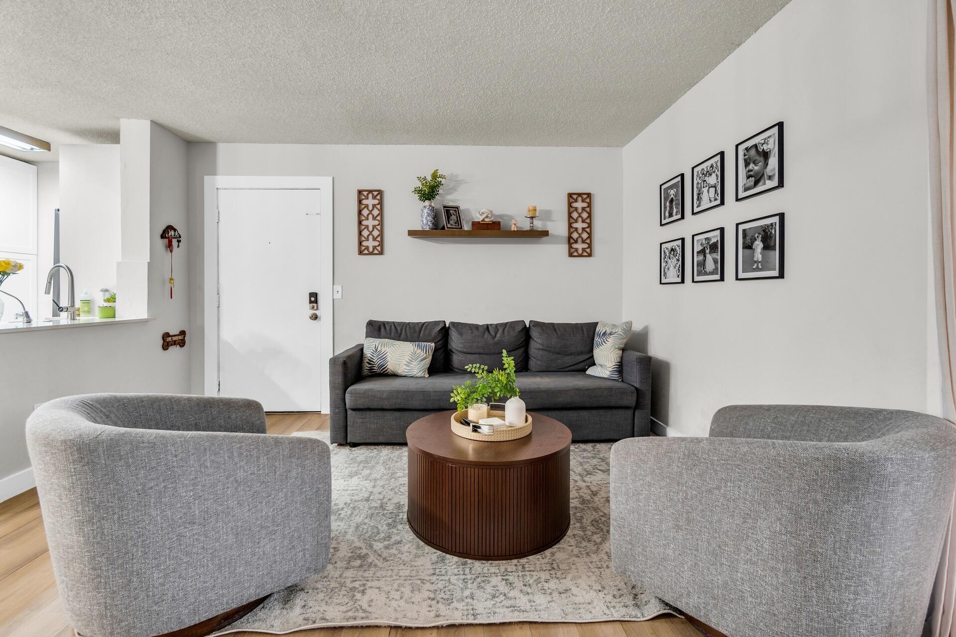 LAKEVIEW AT THE HAMMOCKS CONDO E - Residential