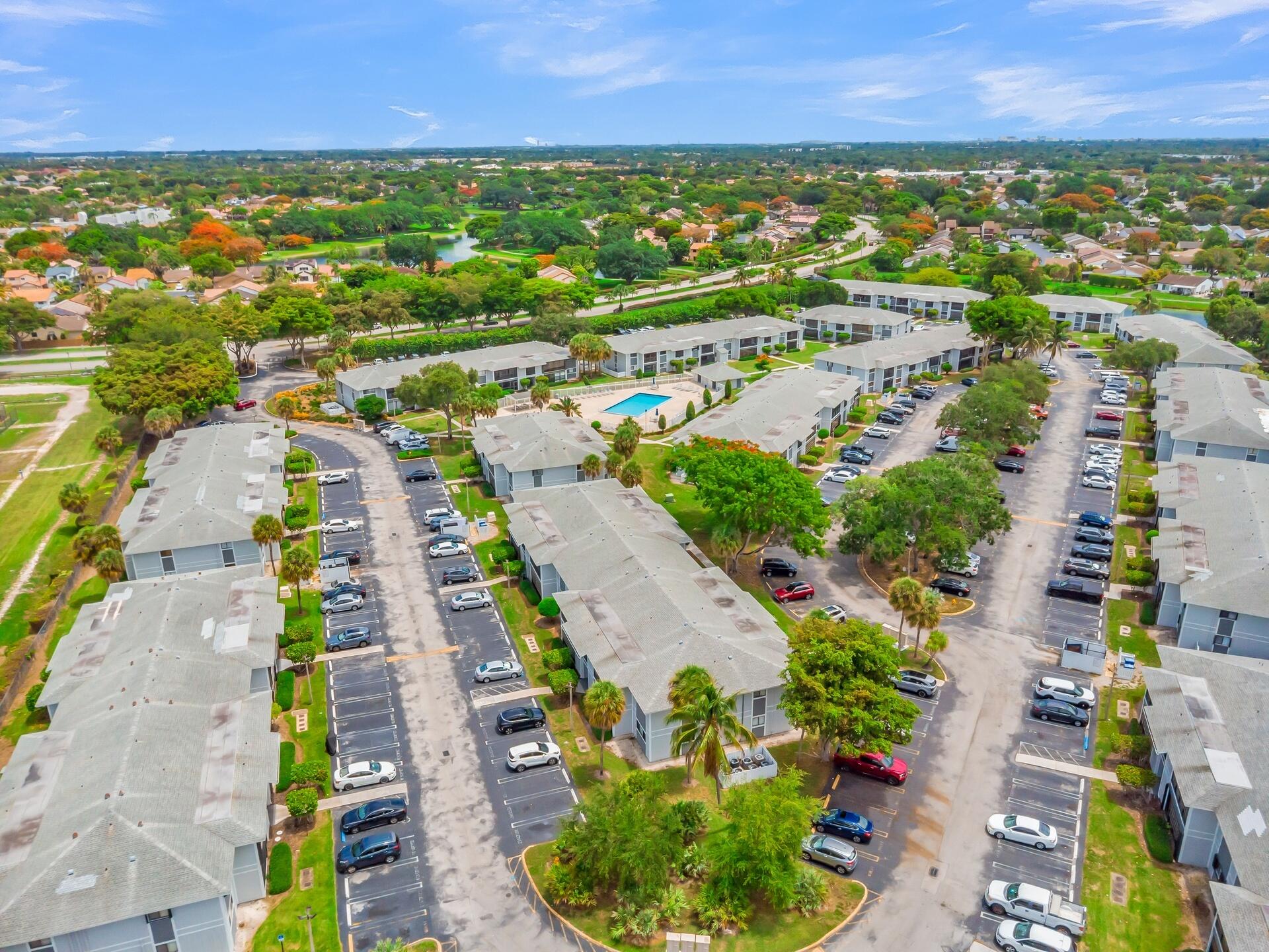 LAKEVIEW AT THE HAMMOCKS CONDO E - Residential