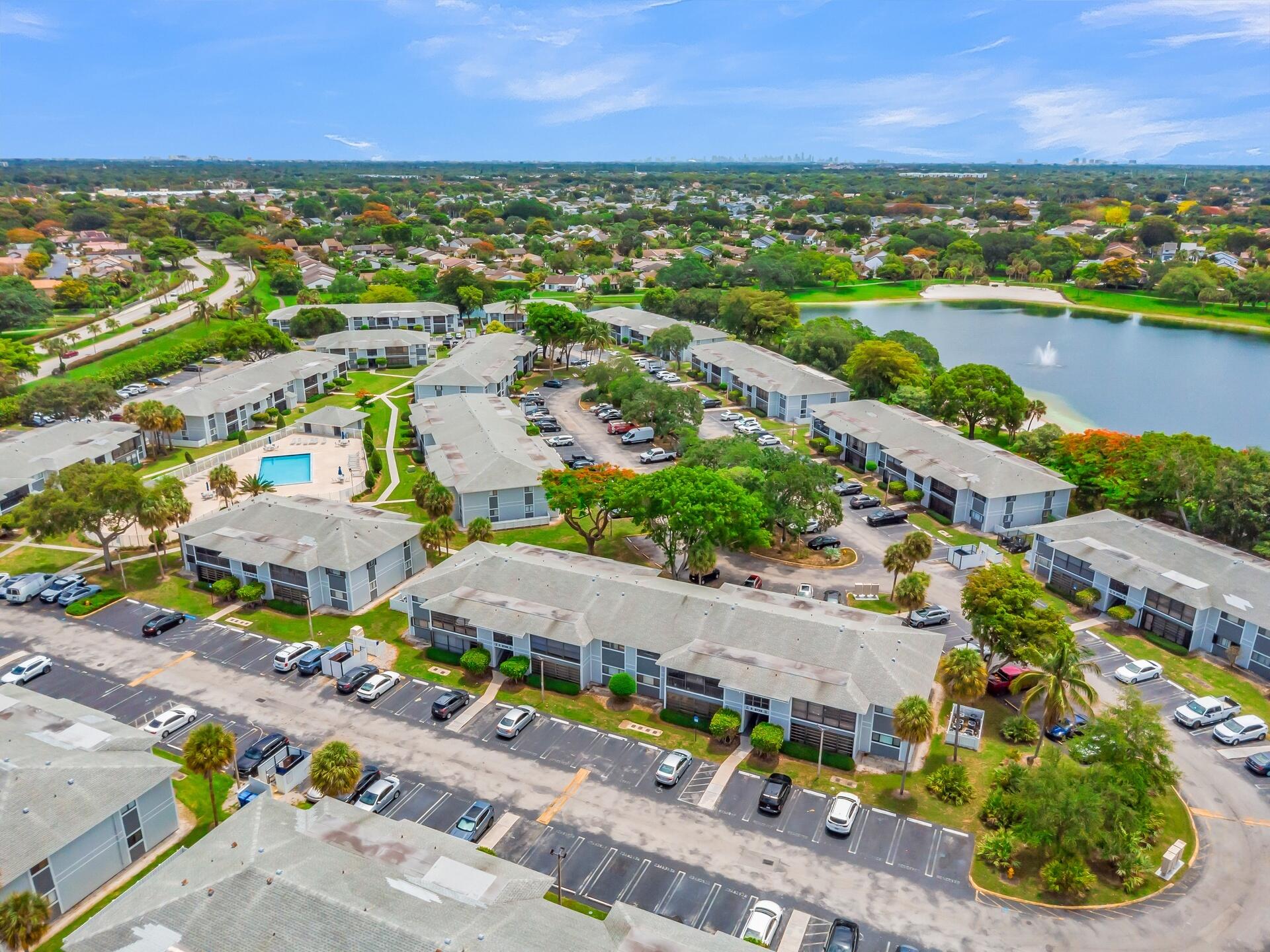 LAKEVIEW AT THE HAMMOCKS CONDO E - Residential